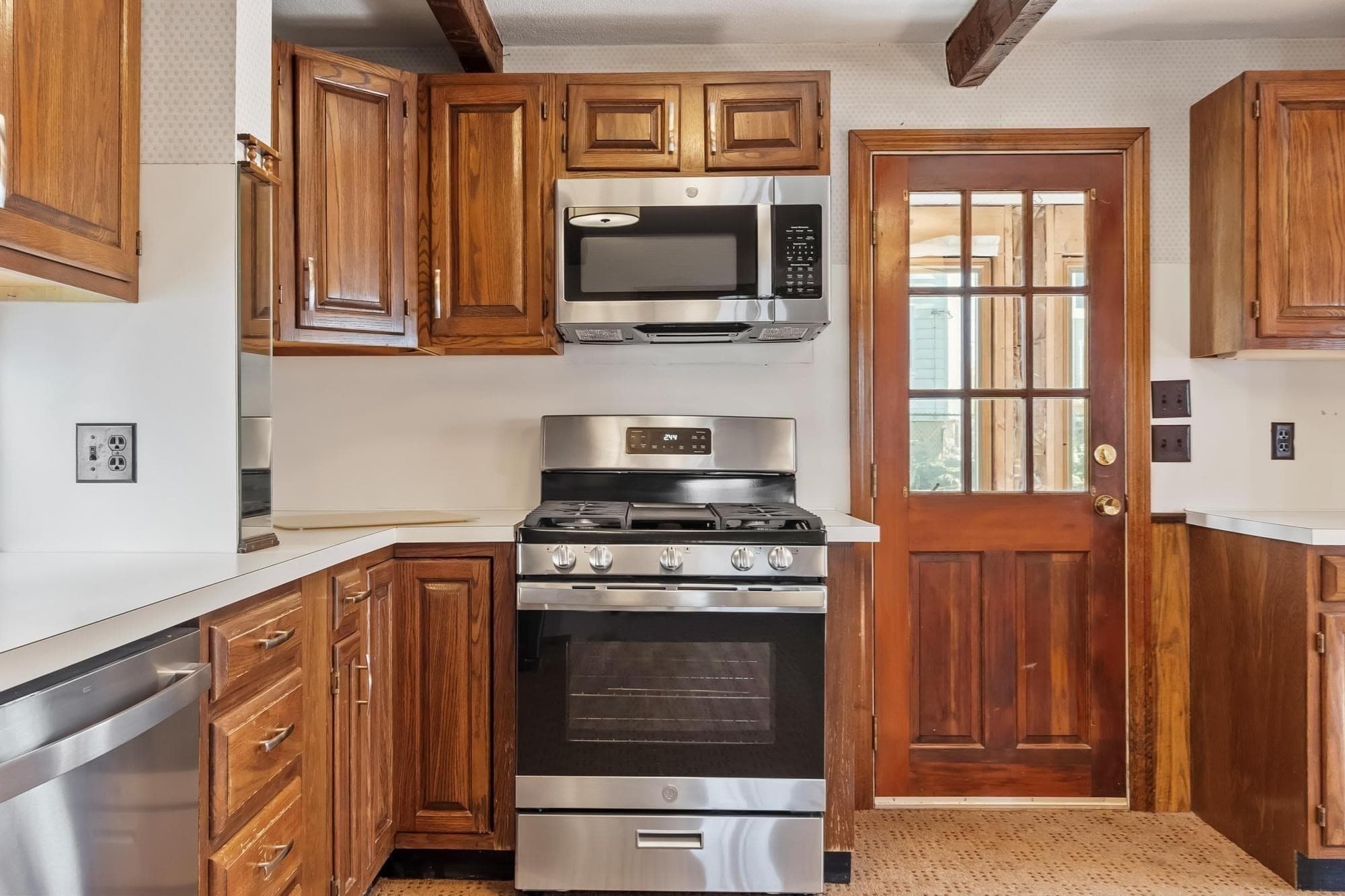 Single Family Residence at 65 Albion Street, Everett MA 02149, Everett, photo 6 of 37