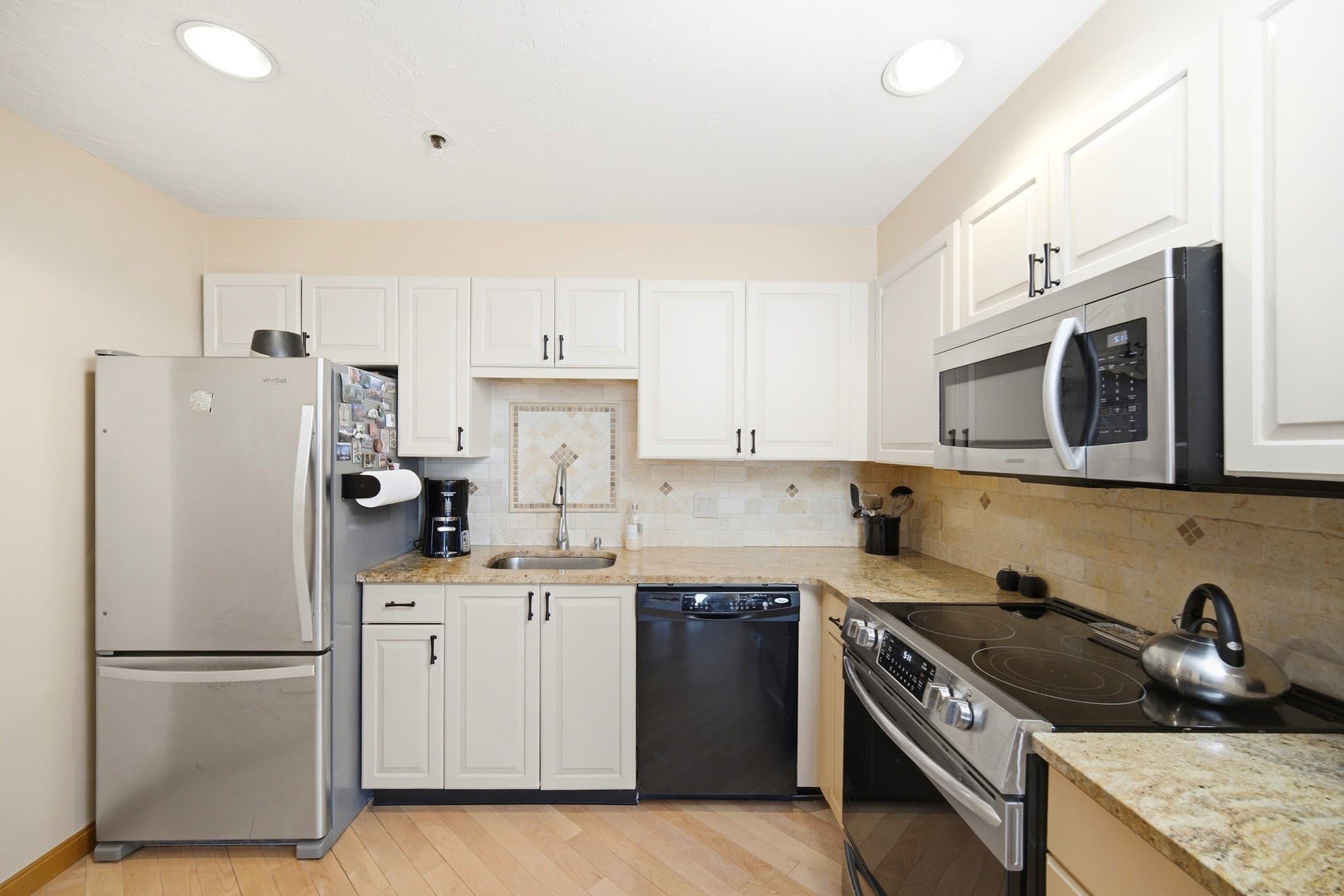 Condominium at 2001 Marina Dr # 312, Quincy MA 02171, Quincy, photo 8 of 17
