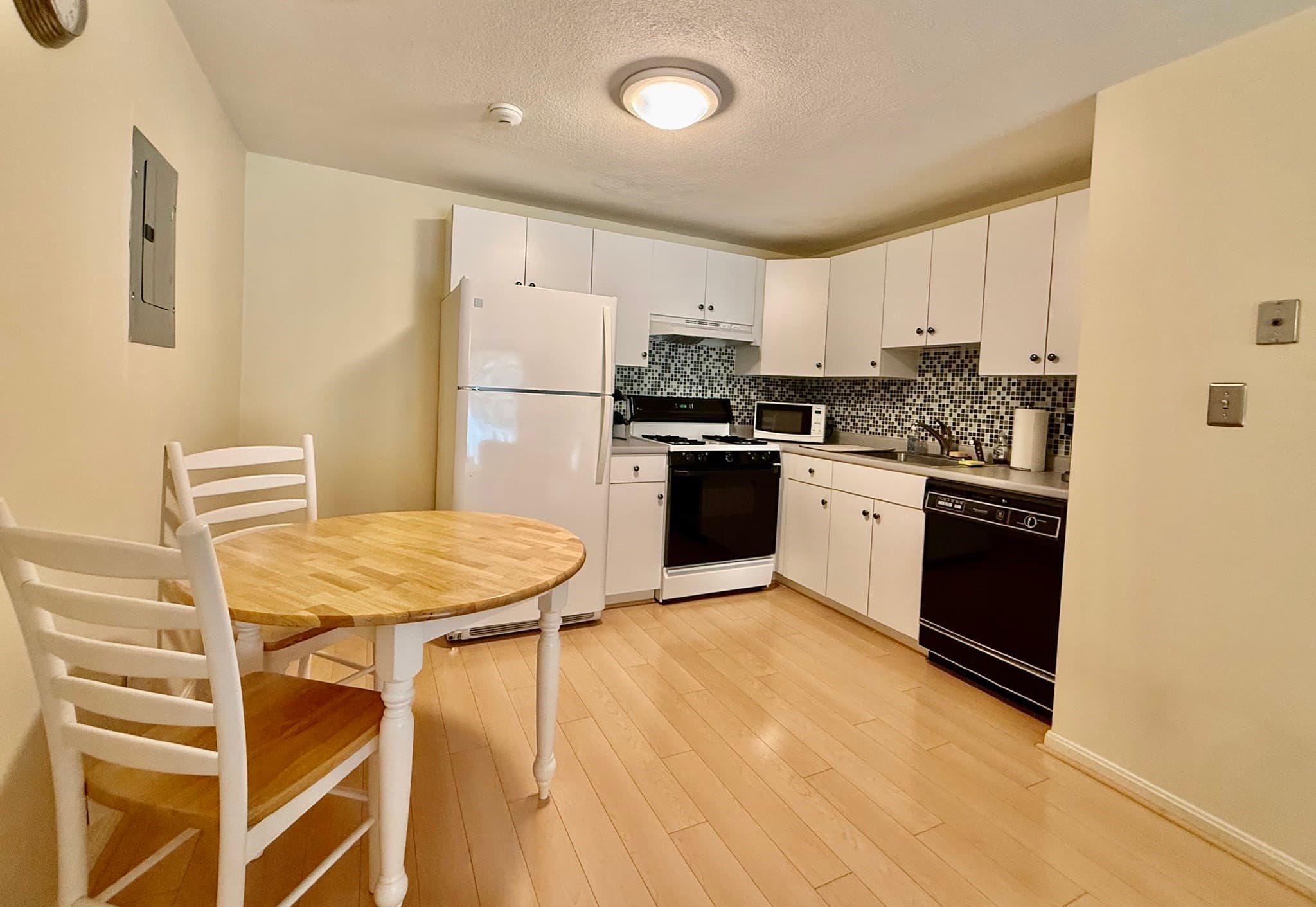 Condominium at 12 Kenmar Drive # 87, Billerica MA 01821, Billerica, photo 4 of 21