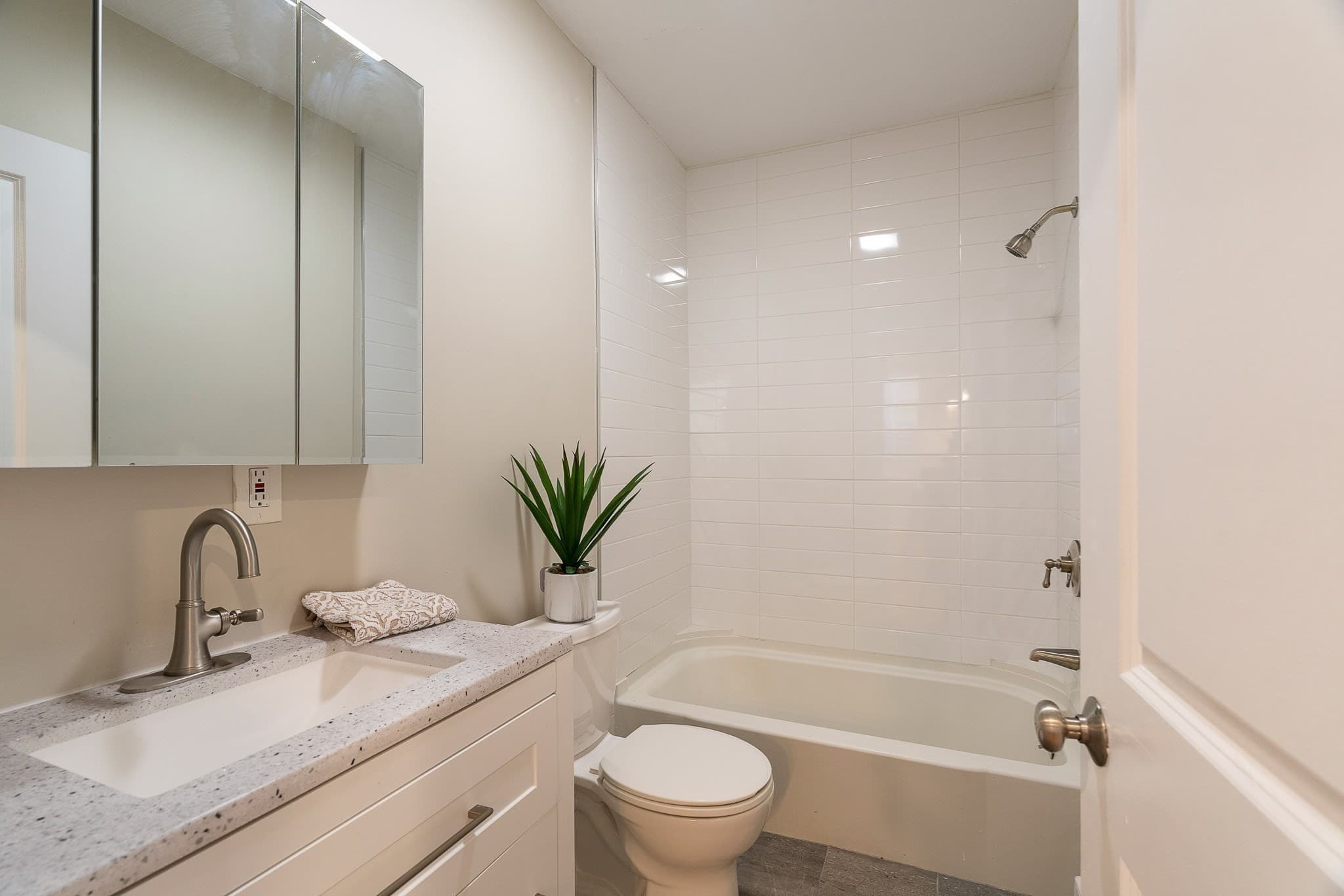 Condominium at 125 Princeton Street # 1, Boston MA 02128, photo 11 of 33