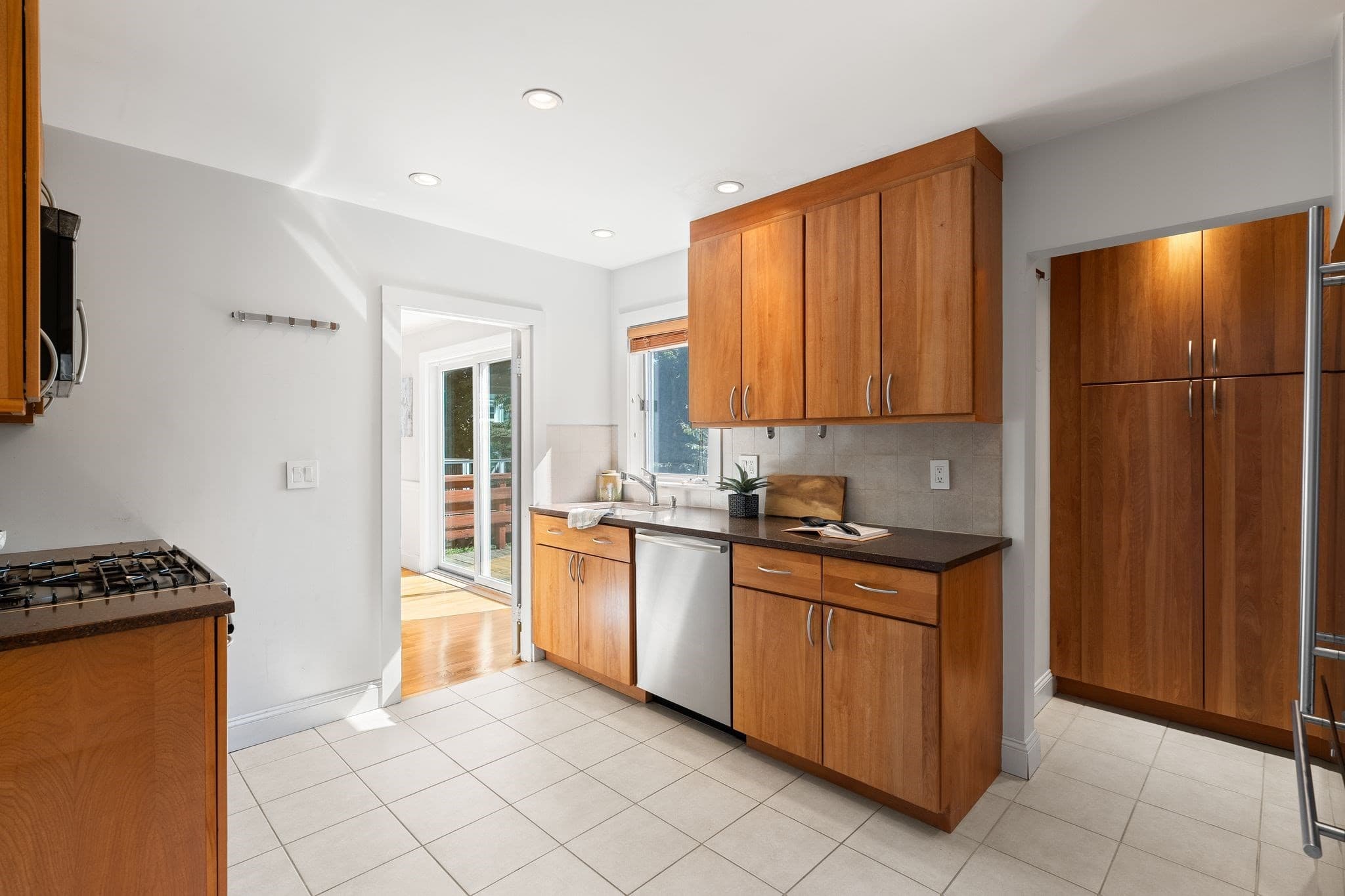 Single Family Residence at 152 Mount Vernon St, Arlington MA 02476, Arlington, photo 14 of 42