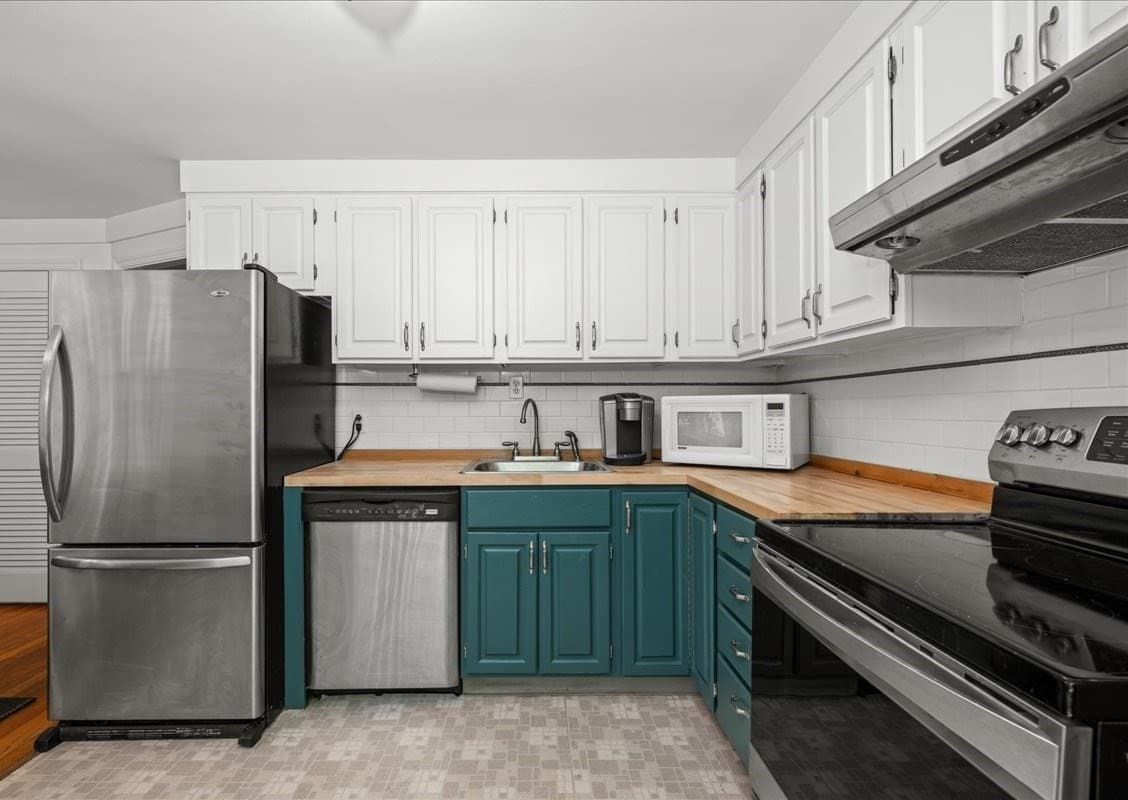 Single Family Residence at 16 Venus Drive, Shrewsbury MA 01545, Shrewsbury, photo 6 of 25