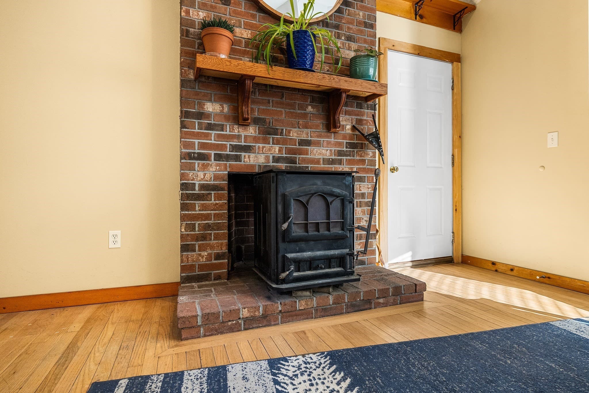 Single Family Residence at 559 Old Jail Ln, Barnstable MA 02630, Barnstable, photo 5 of 41