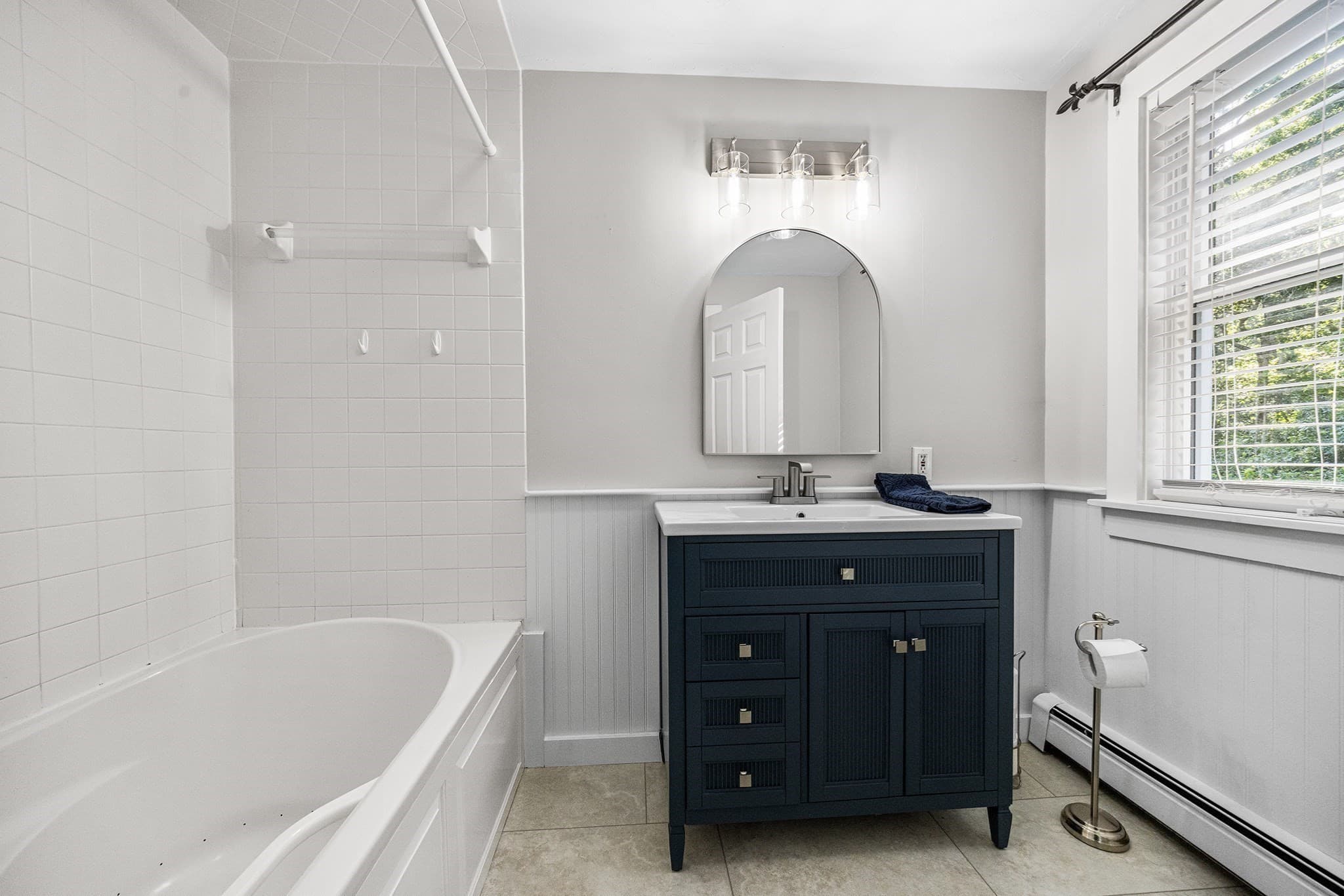 Single Family Residence at 559 Old Jail Ln, Barnstable MA 02630, Barnstable, photo 18 of 41