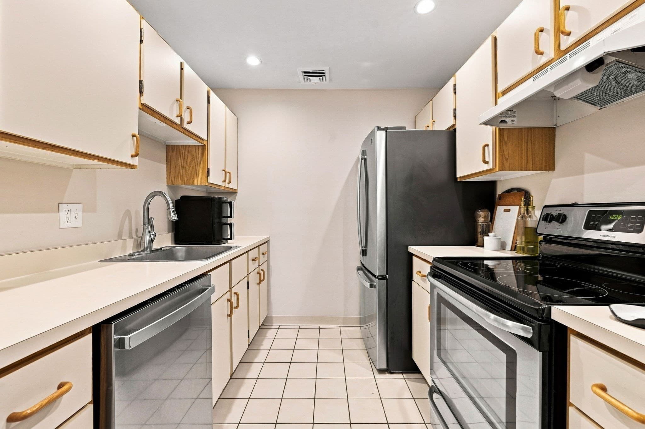 Condominium at 300 Commercial Street # 512, Boston MA 02109, Boston, photo 8 of 17