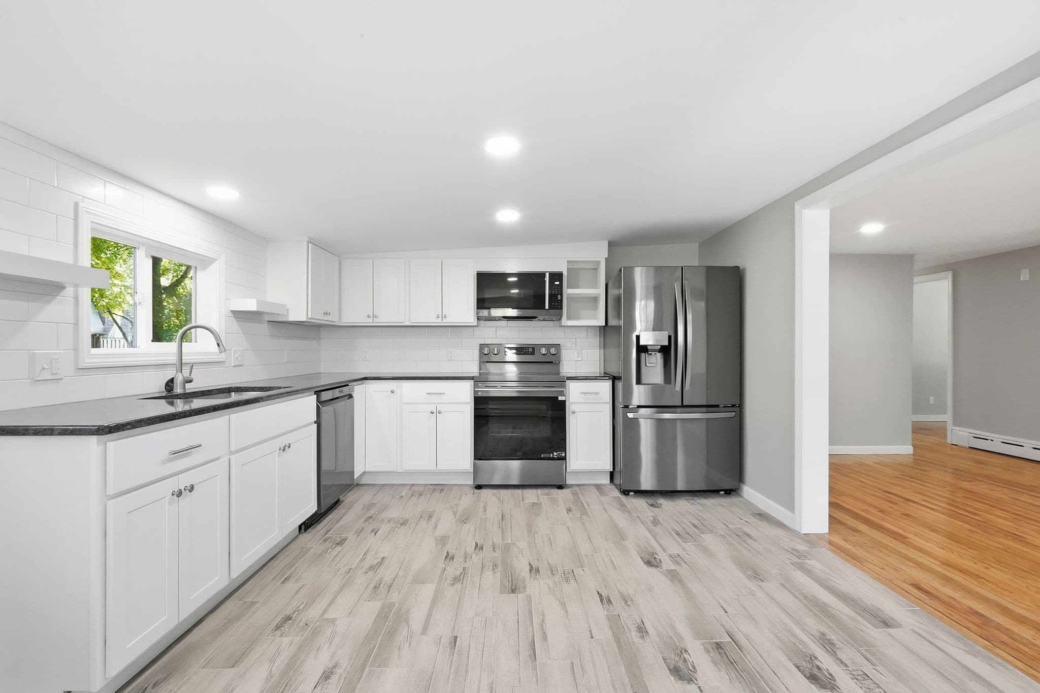 Single Family Residence at 145 Gates Ave, East Longmeadow MA 01028, East Longmeadow, photo 3 of 41