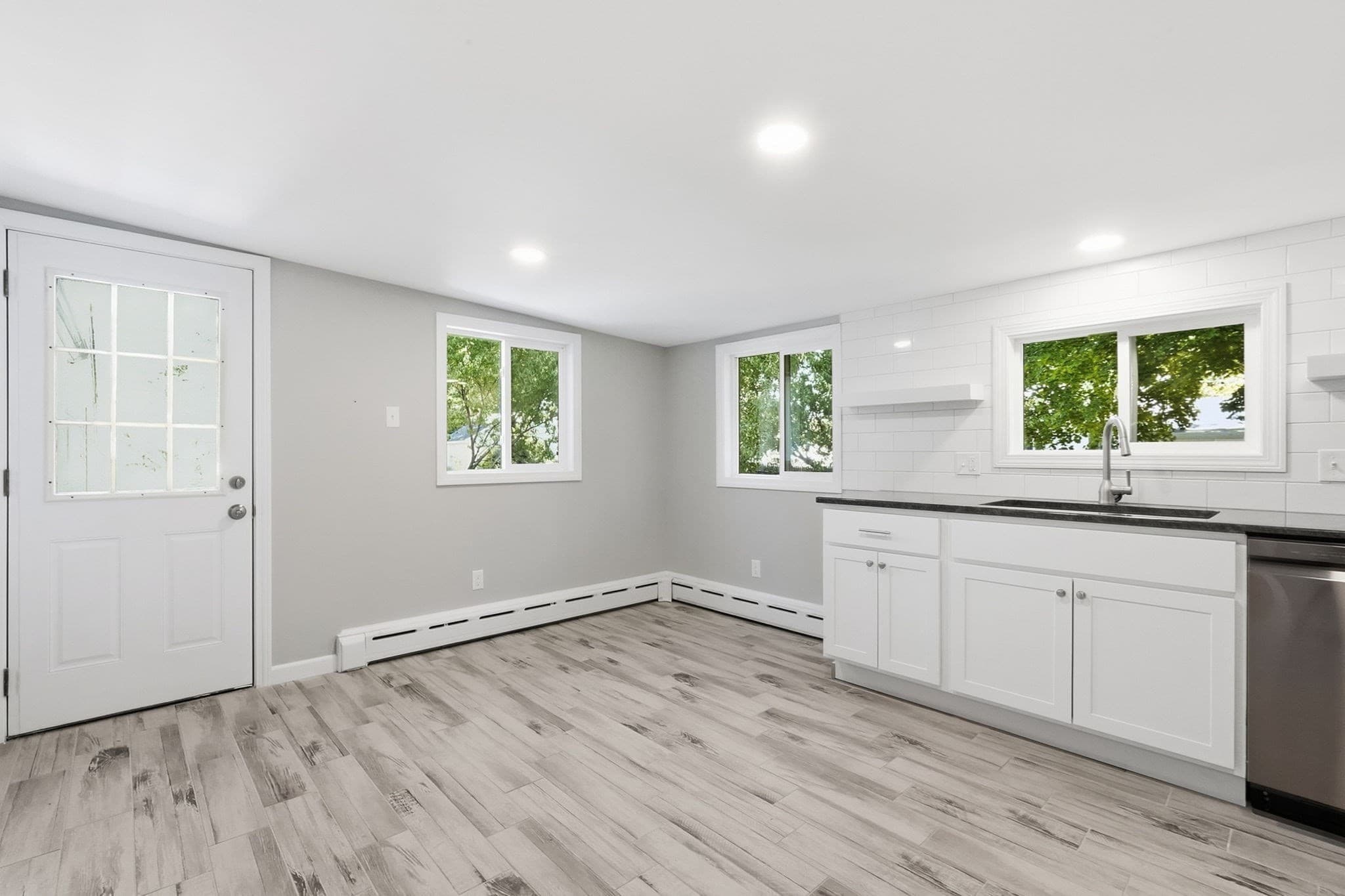 Single Family Residence at 145 Gates Ave, East Longmeadow MA 01028, East Longmeadow, photo 8 of 41