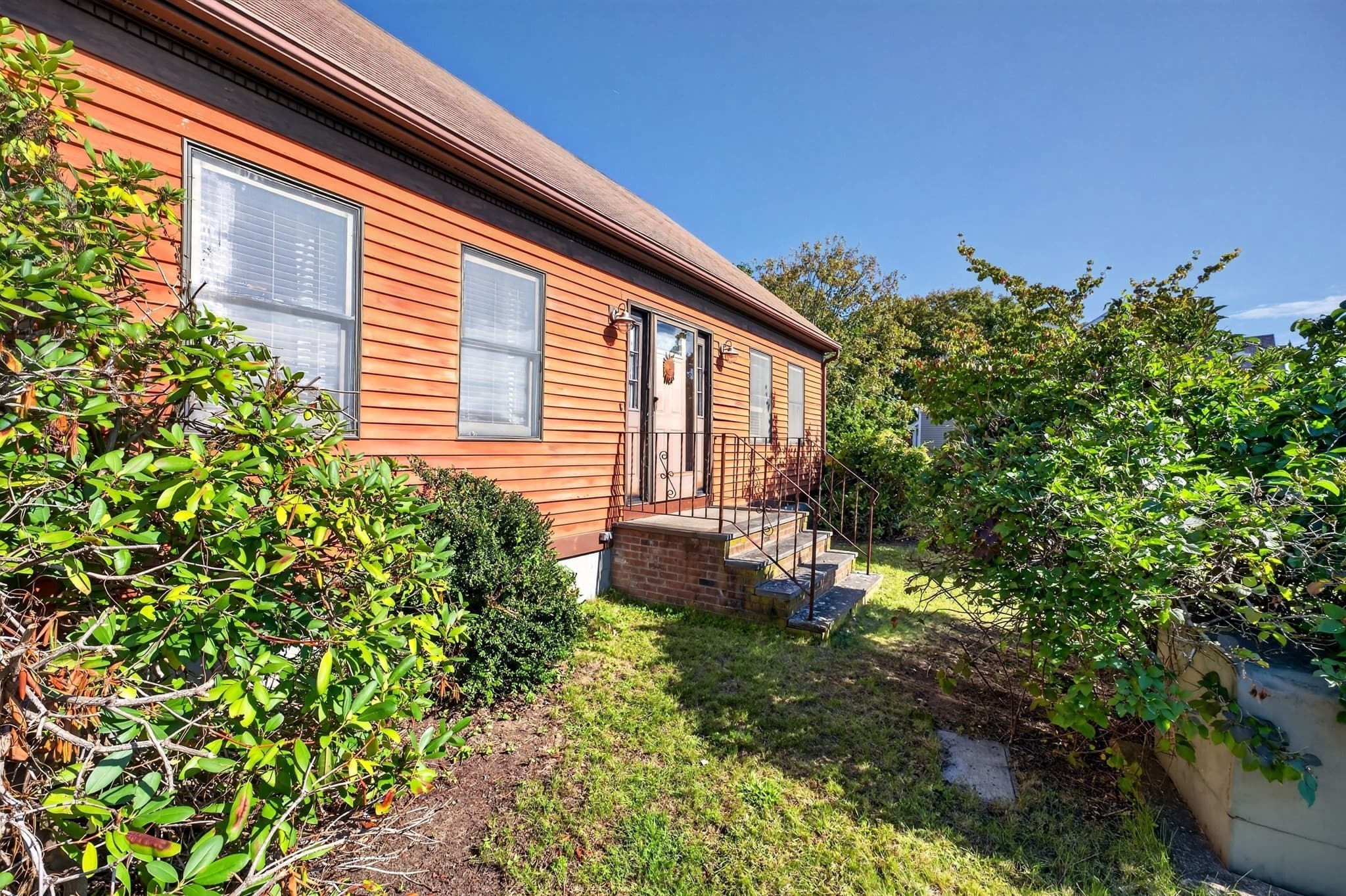 Single Family Residence at 52 Donny Dr, New Bedford MA 02740, New Bedford, photo 2 of 27