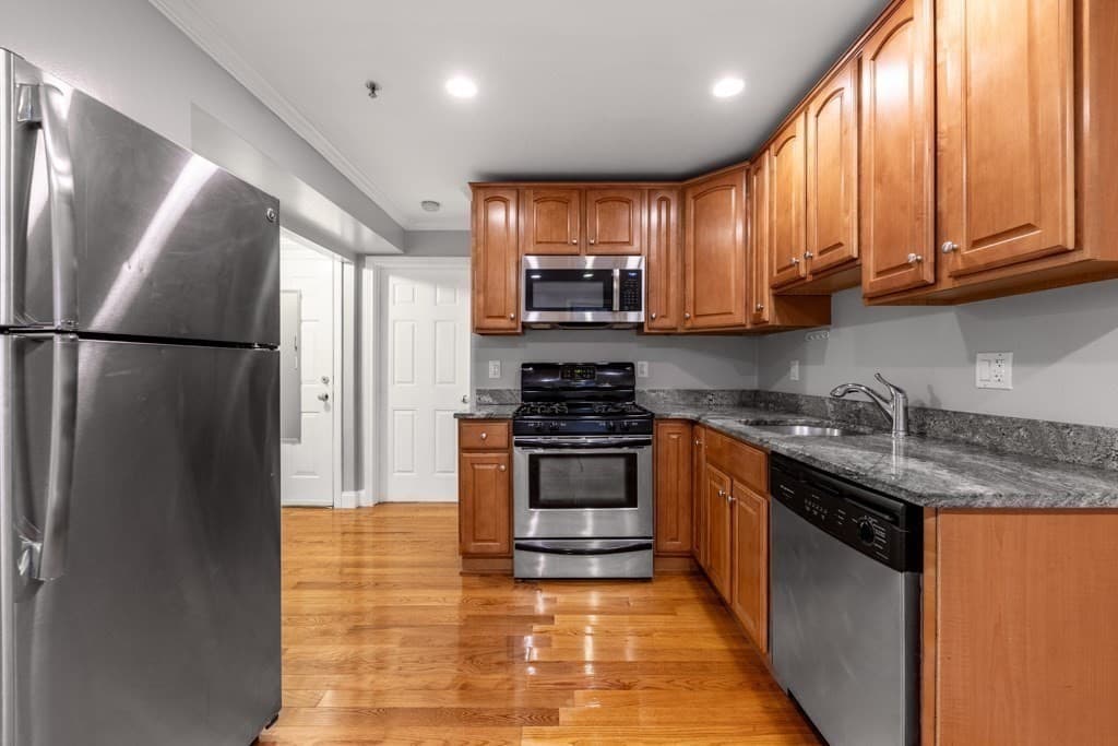 Condominium at 11 Wiget Street # 1, Boston MA 02113, Boston, photo 6 of 18
