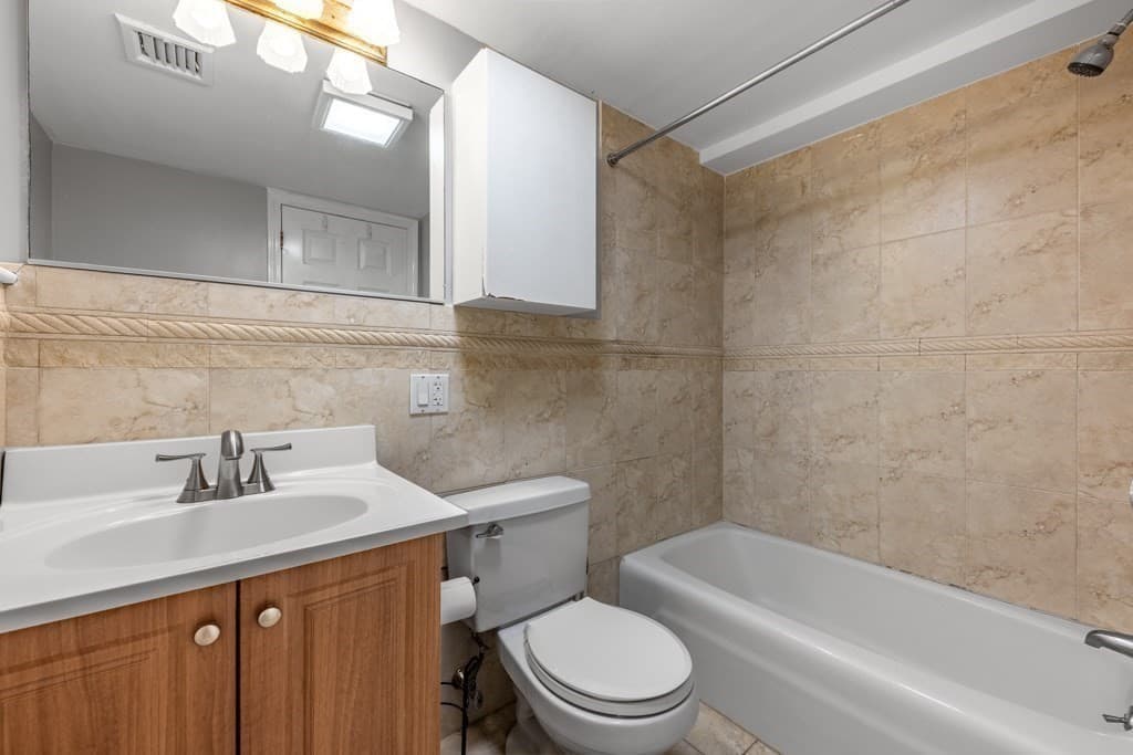 Condominium at 11 Wiget Street # 1, Boston MA 02113, Boston, photo 13 of 18