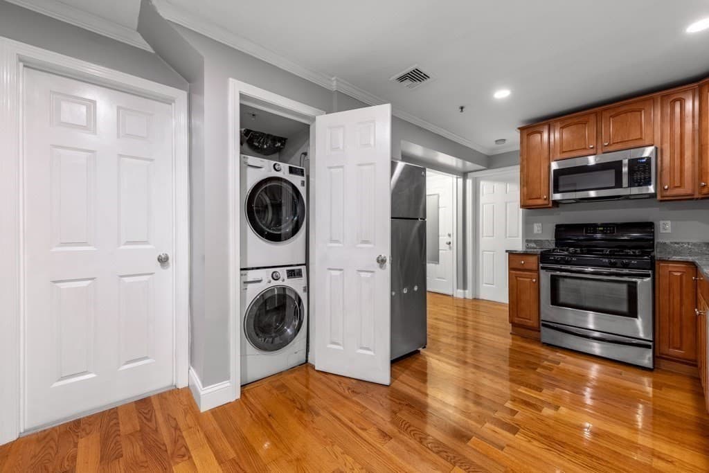 Condominium at 11 Wiget Street # 1, Boston MA 02113, Boston, photo 5 of 18