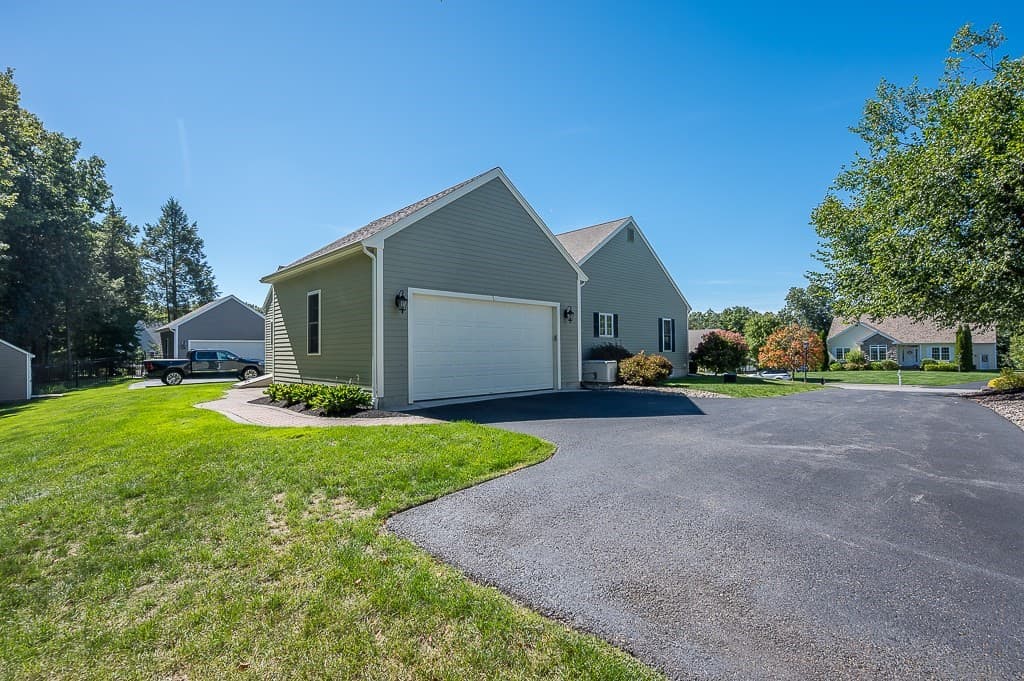 Single Family Residence at 81 Nicholas Dr, Lancaster MA 01523, Lancaster, photo 7 of 42