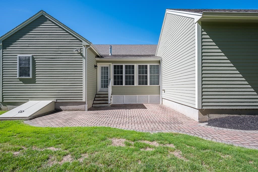 Single Family Residence at 81 Nicholas Dr, Lancaster MA 01523, Lancaster, photo 8 of 42