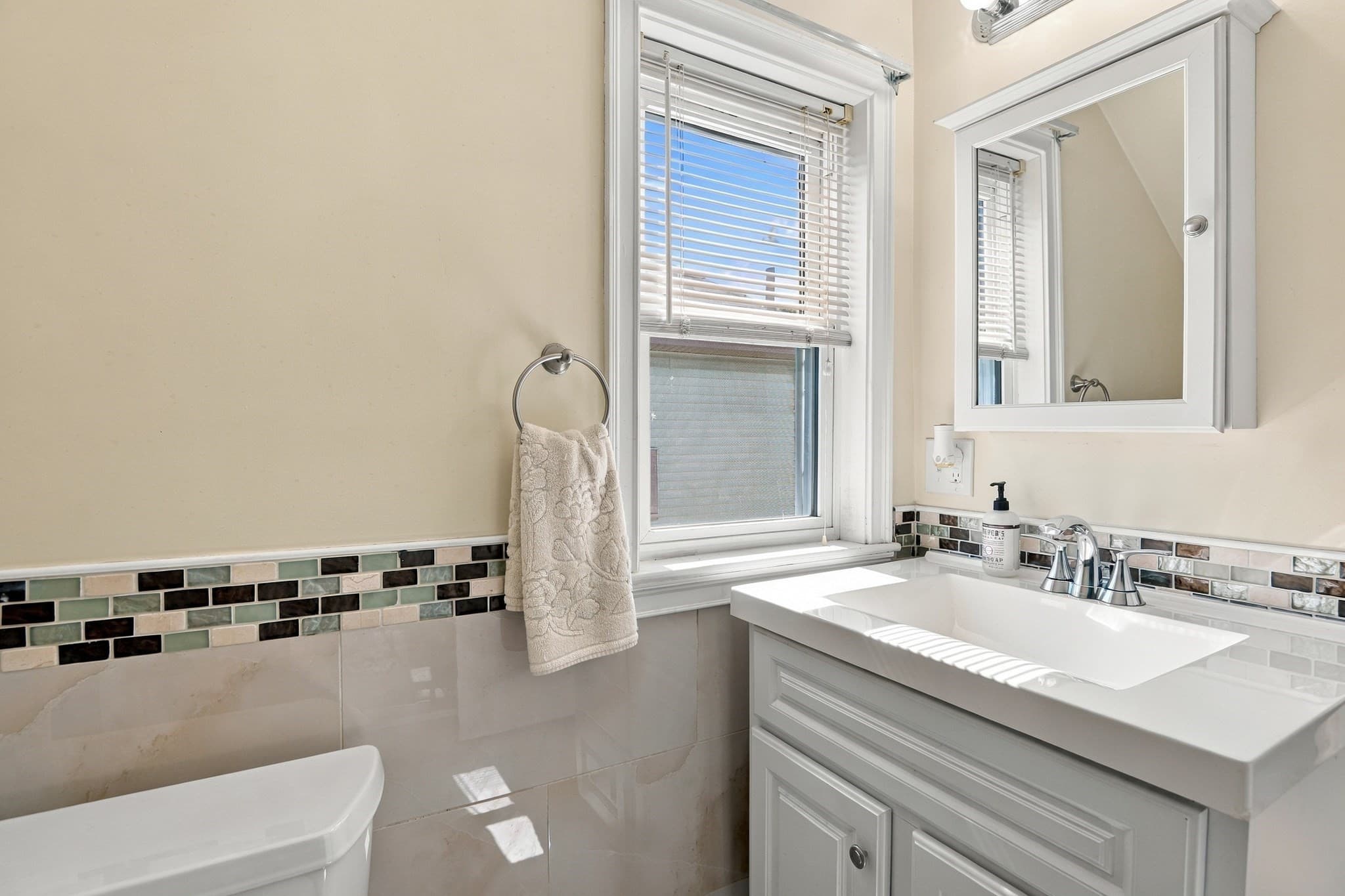 Single Family Residence at 7 Geneva Avenue, Lynn MA 01905, Lynn, photo 16 of 33