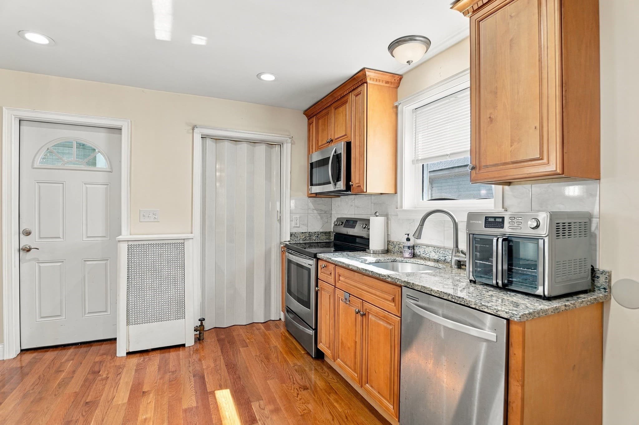 Single Family Residence at 7 Geneva Avenue, Lynn MA 01905, Lynn, photo 12 of 33