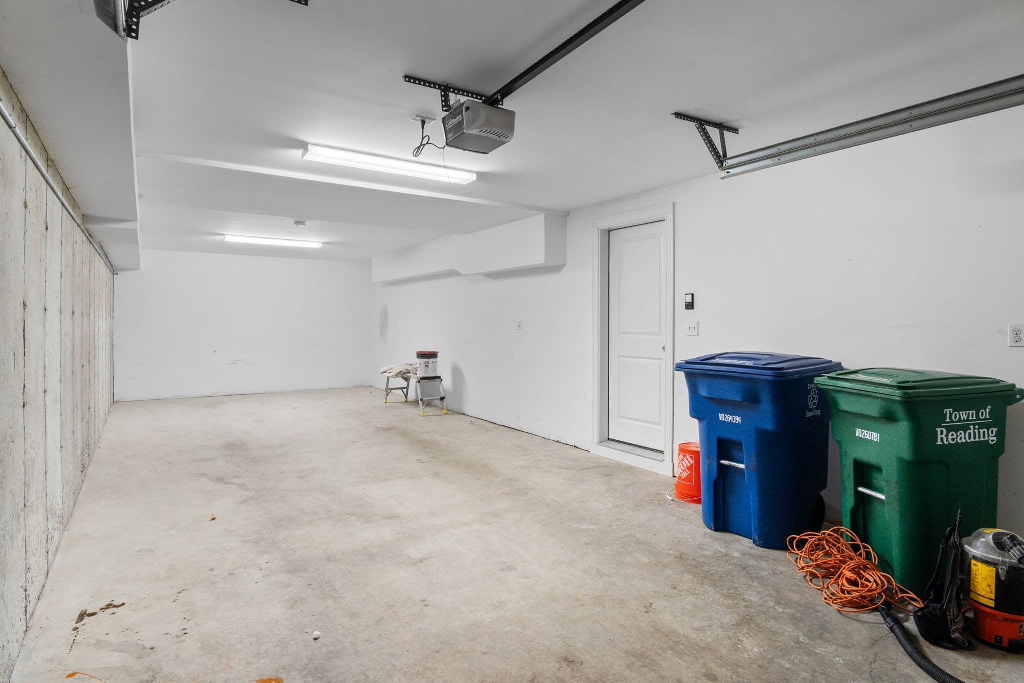Condominium at 106 Johnson Woods Drive # 106, Reading MA 01867, Reading, photo 4 of 18