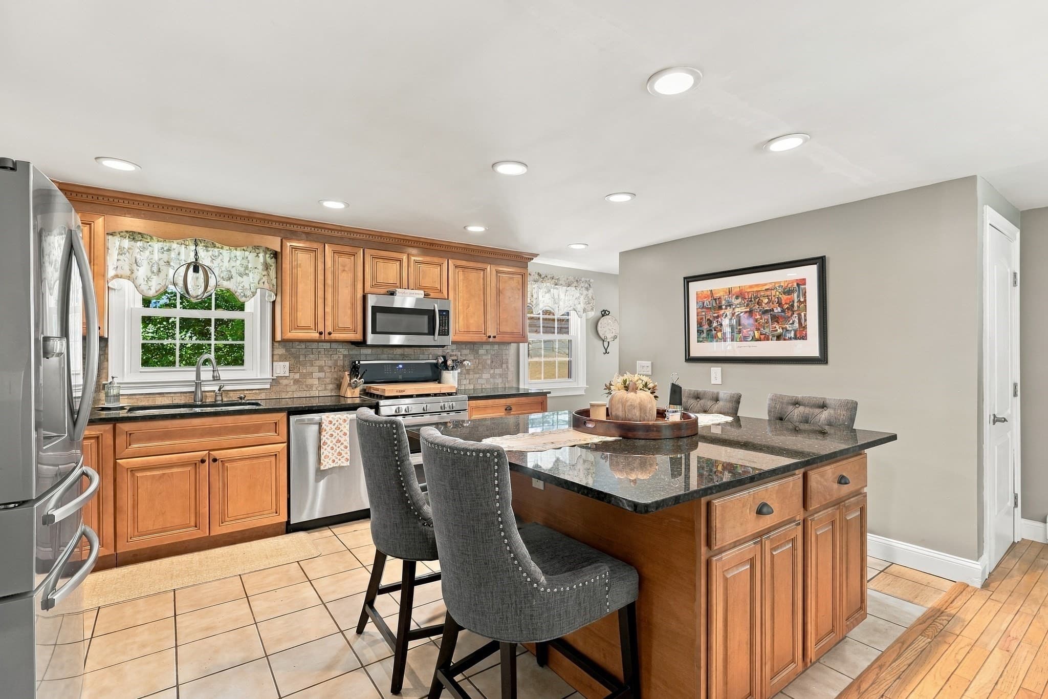 Single Family Residence at 117 Hunt Road, Chelmsford MA 01824, Chelmsford, photo 6 of 37