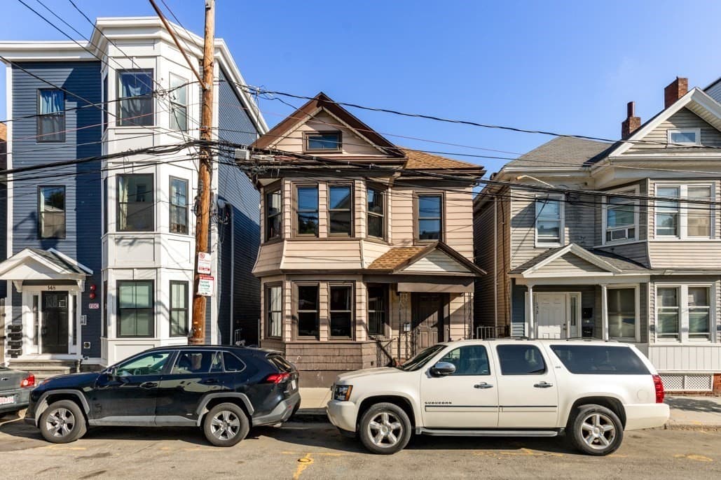 150 Falcon St, Boston MA 02128