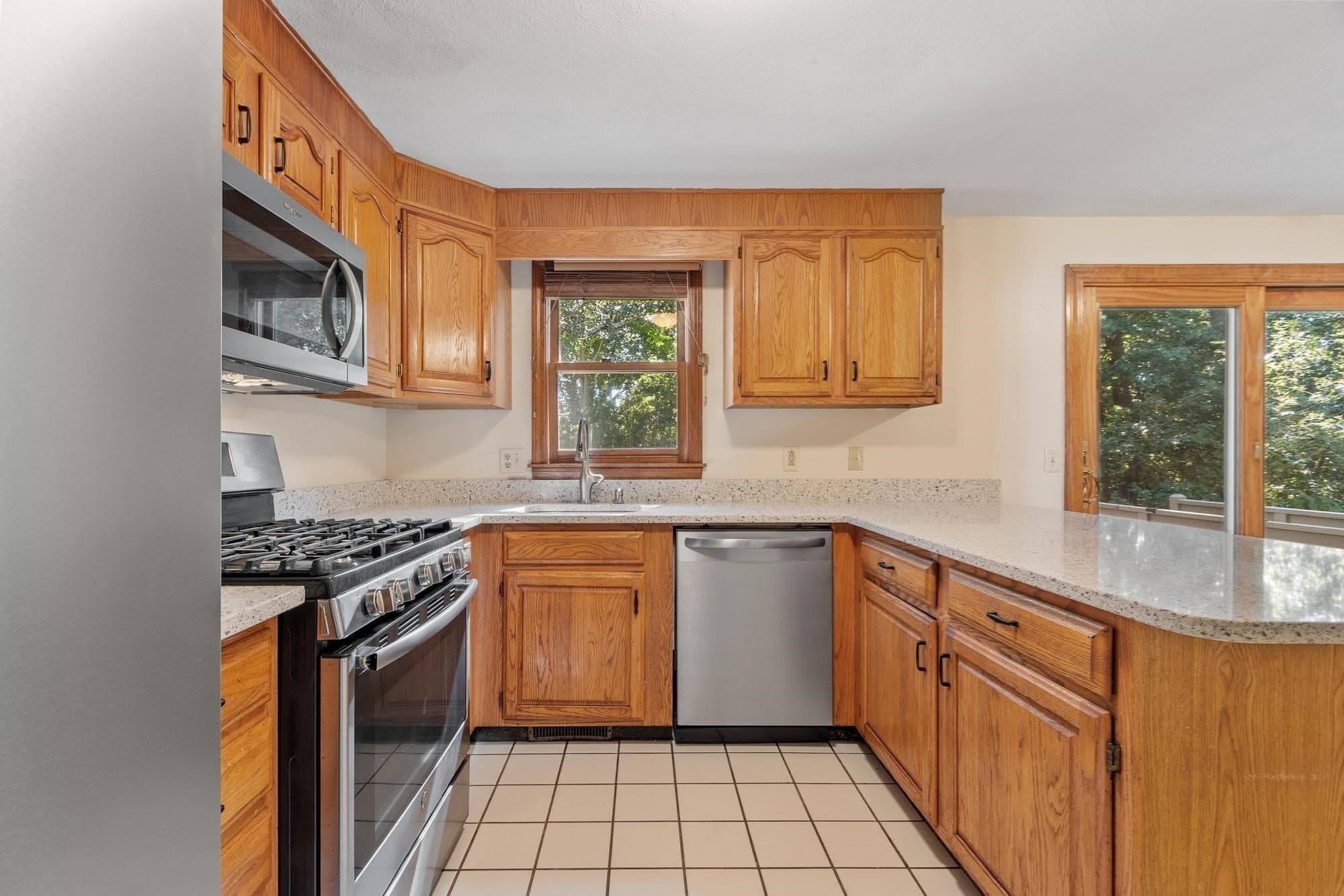 Condominium at 895 Wellman Avenue # 895, Chelmsford MA 01863, Chelmsford, photo 9 of 38