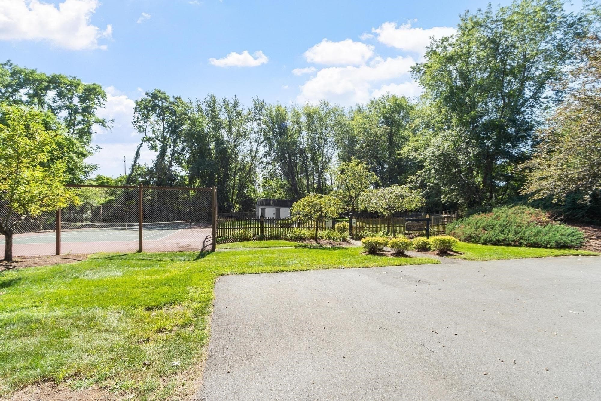 Condominium at 895 Wellman Avenue # 895, Chelmsford MA 01863, Chelmsford, photo 35 of 38