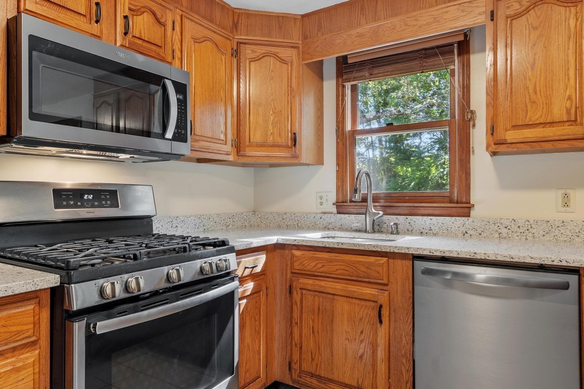 Condominium at 895 Wellman Avenue # 895, Chelmsford MA 01863, Chelmsford, photo 8 of 38