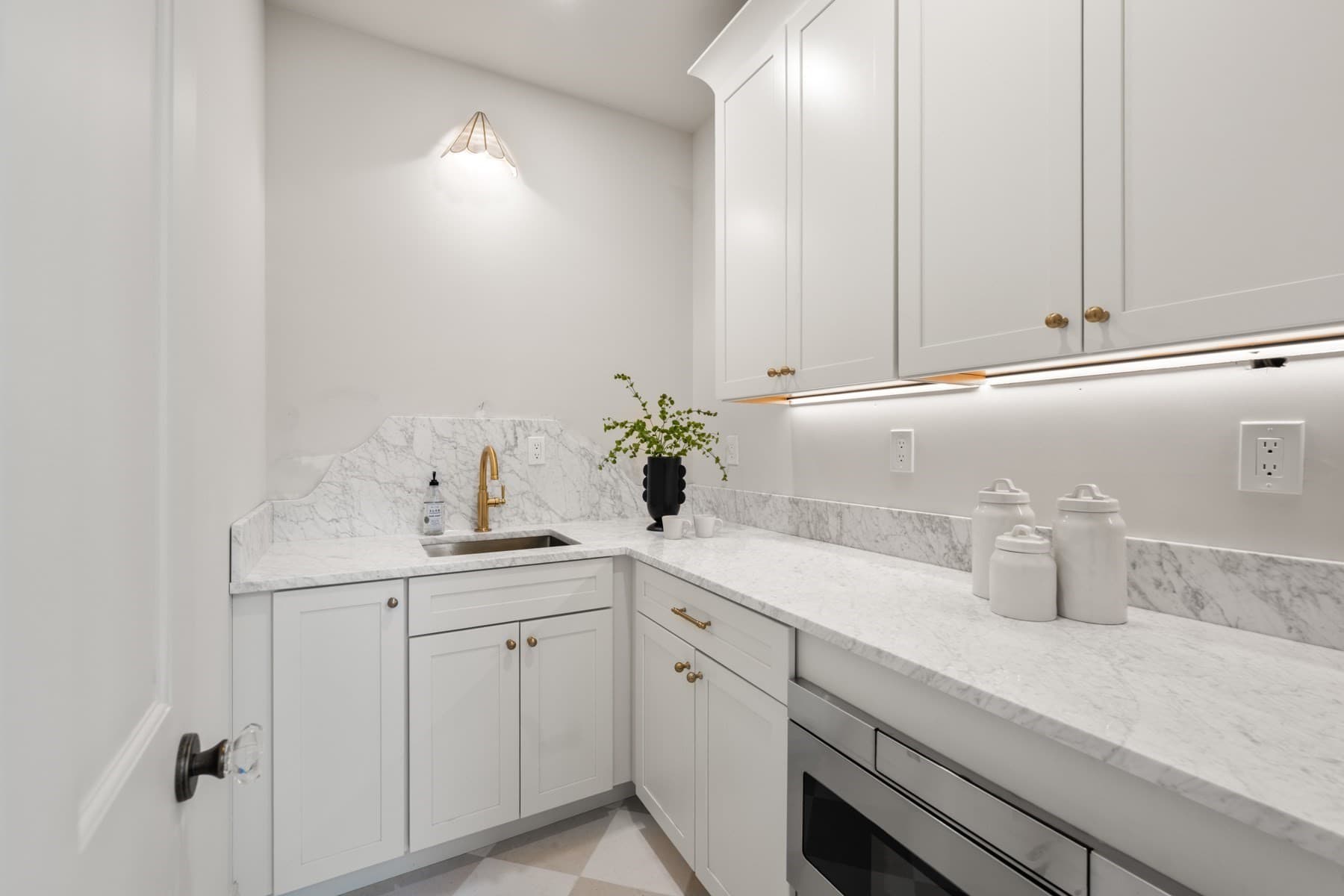 Single Family Residence at 92 Old River Place, Dedham MA 02026, Dedham, photo 11 of 35