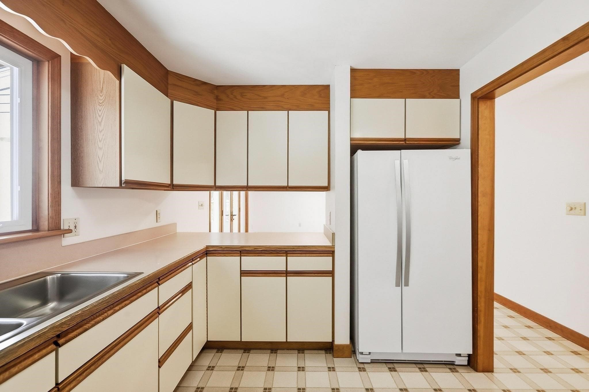 Single Family Residence at 147 Woodland Road, Southborough MA 01772, Southborough, photo 10 of 42