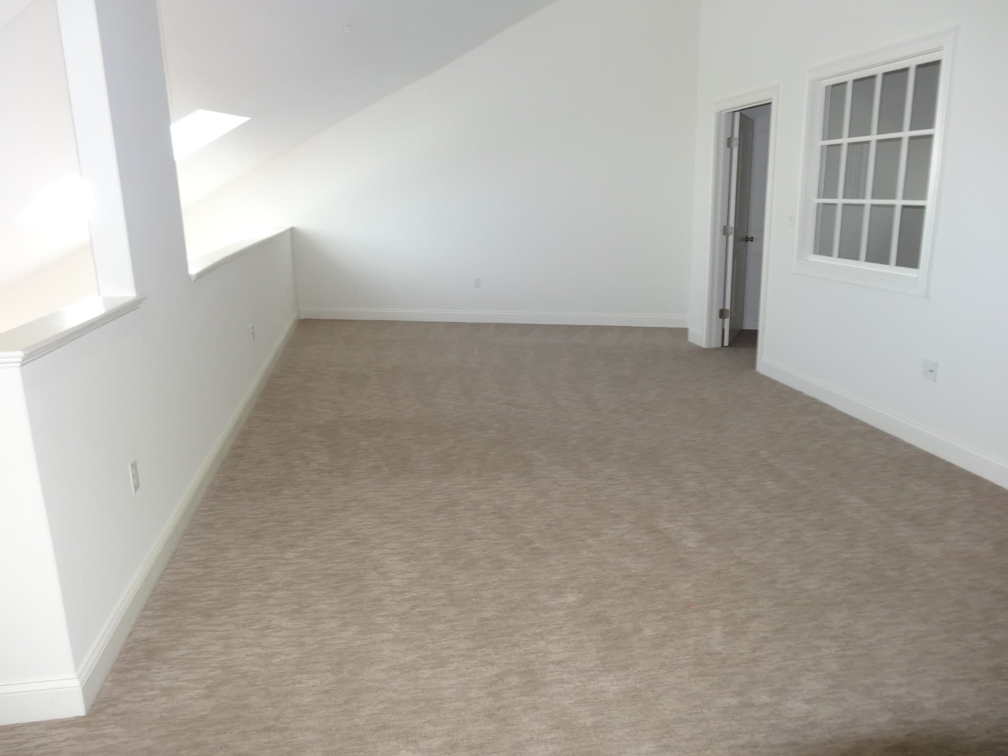 Condominium at 16 Taylor Drive # 3007, Reading MA 01867, Reading, photo 4 of 12