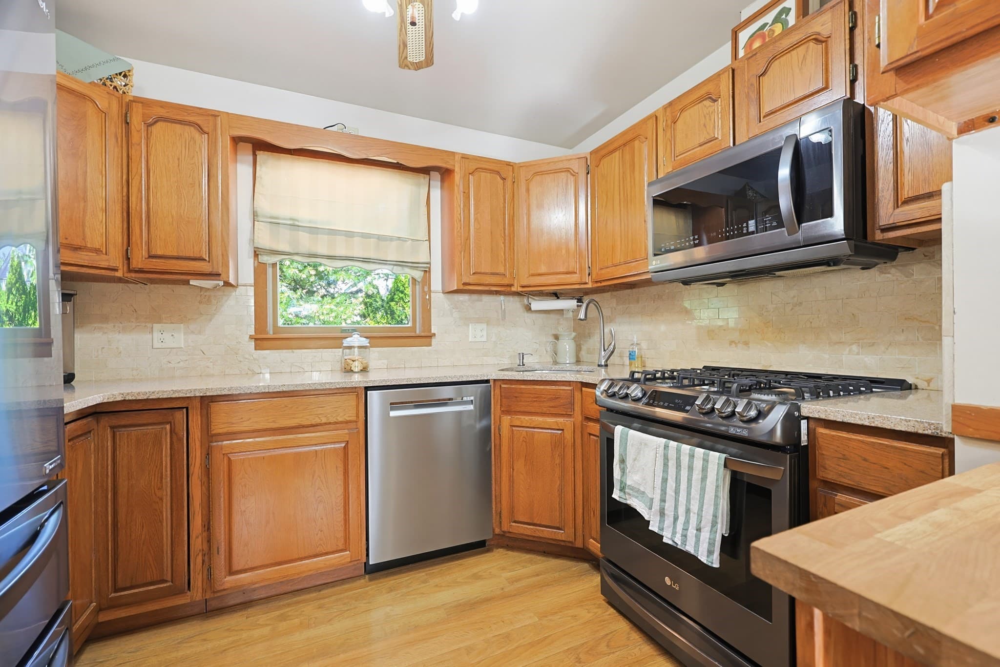 Single Family Residence at 136 East Street, North Attleboro MA 02760, North Attleboro, photo 12 of 36
