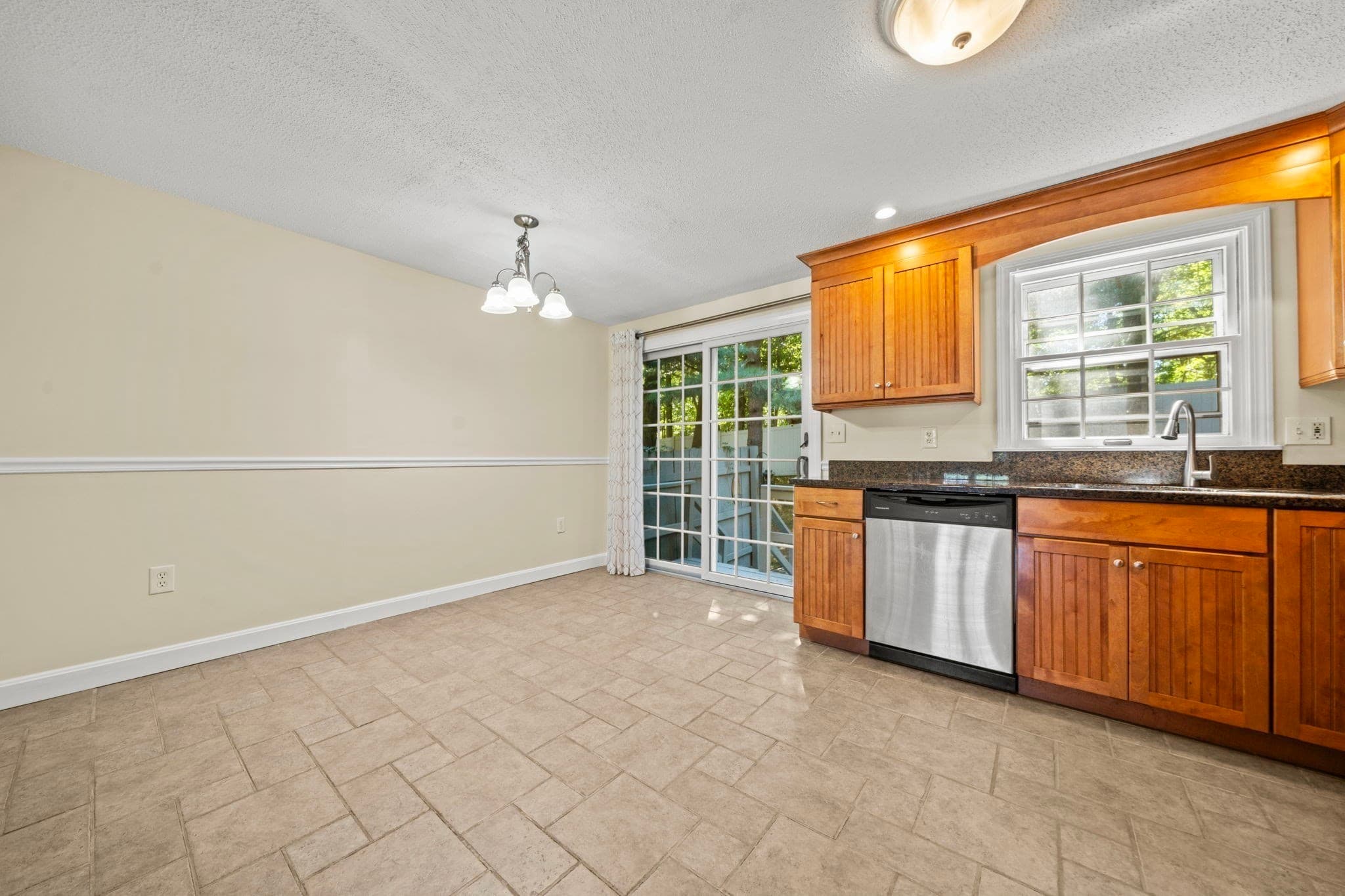 Condominium at 10 Oliver # C, Haverhill MA 01832, Haverhill, photo 22 of 33