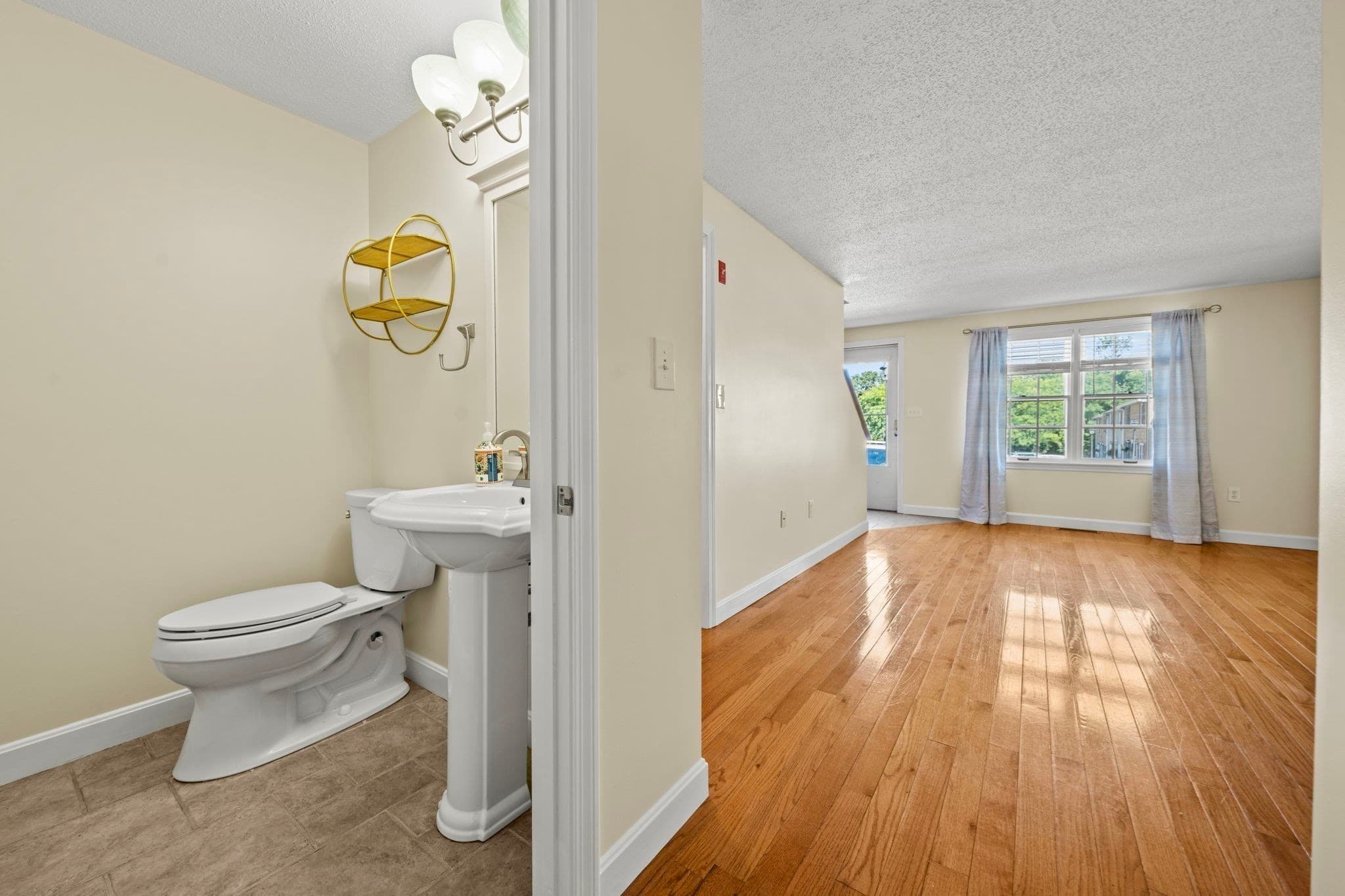 Condominium at 10 Oliver # C, Haverhill MA 01832, Haverhill, photo 18 of 33