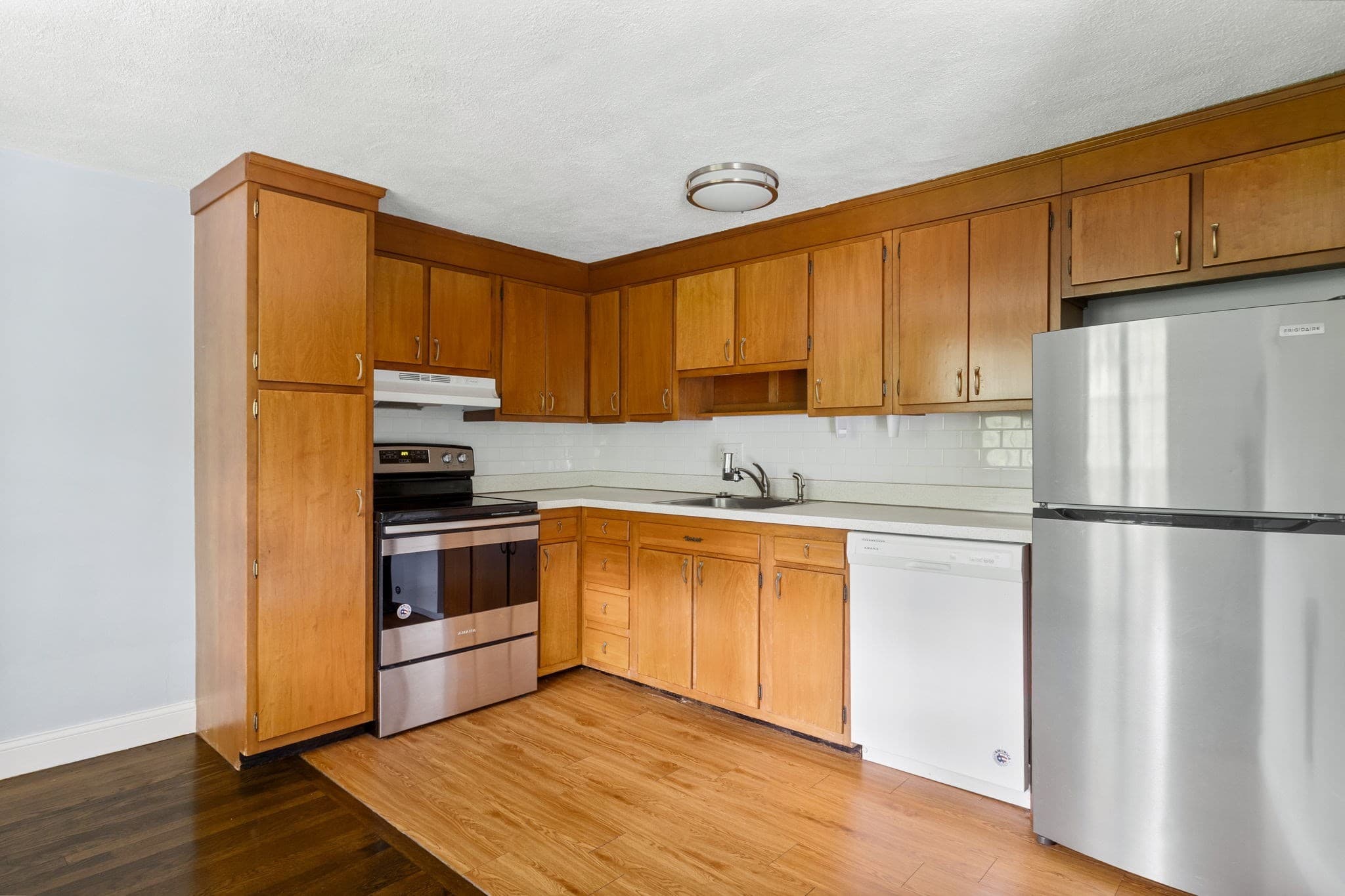 Condominium at 72 Renwick Rd # B, Wakefield MA 01880, Wakefield, photo 6 of 17