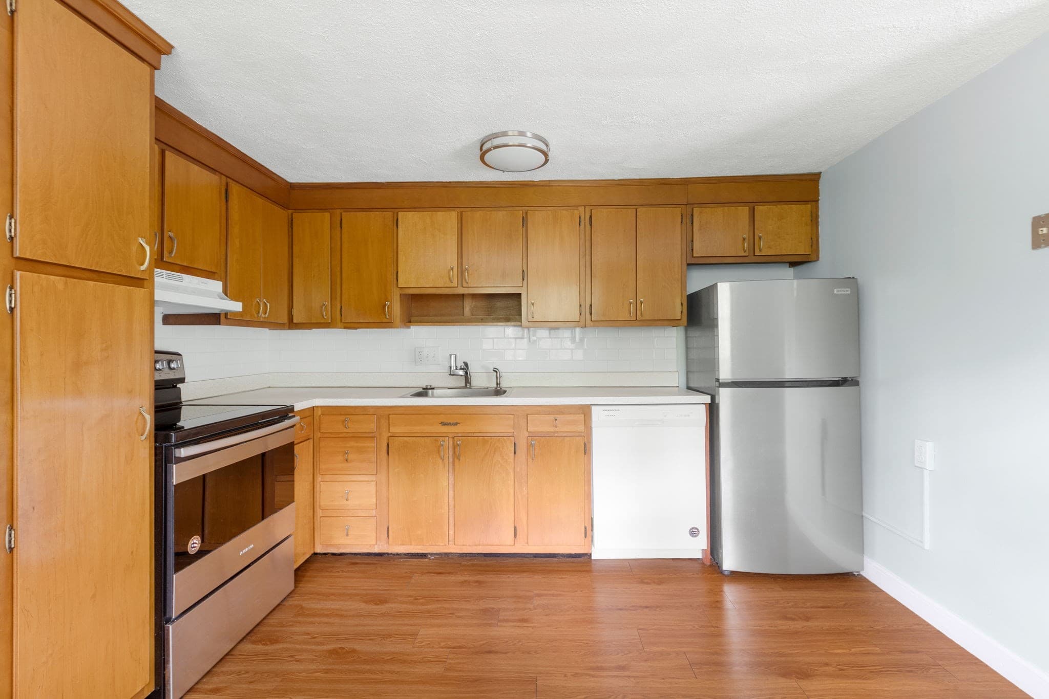 Condominium at 72 Renwick Rd # B, Wakefield MA 01880, Wakefield, photo 7 of 17