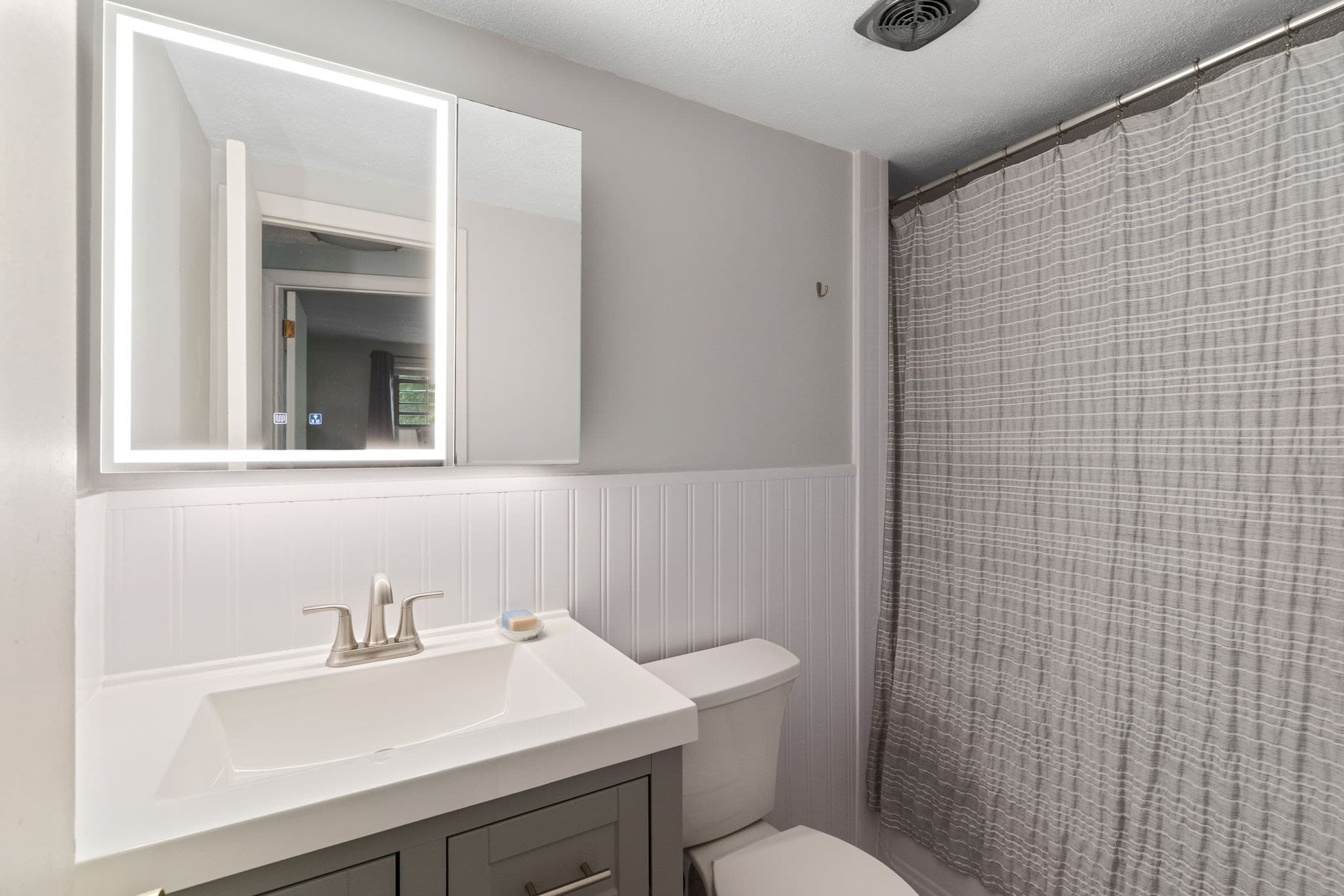 Condominium at 72 Renwick Rd # B, Wakefield MA 01880, Wakefield, photo 10 of 17