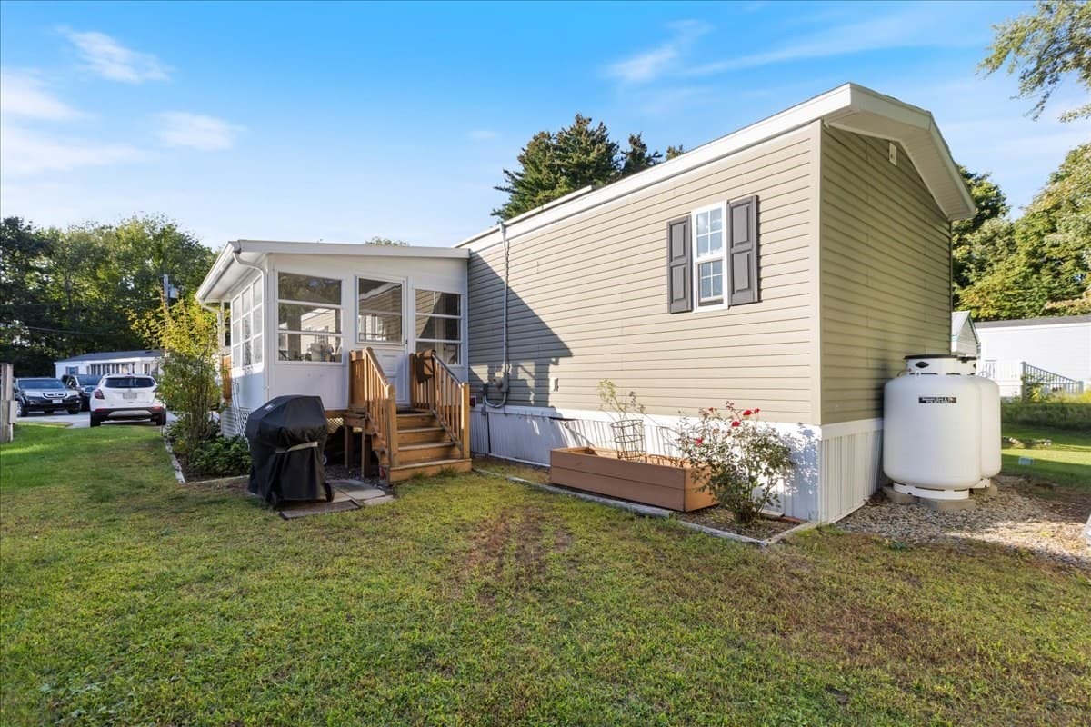 Mobile Home at 22 Willow Road, Newton NH 03858, Newton, photo 26 of 29