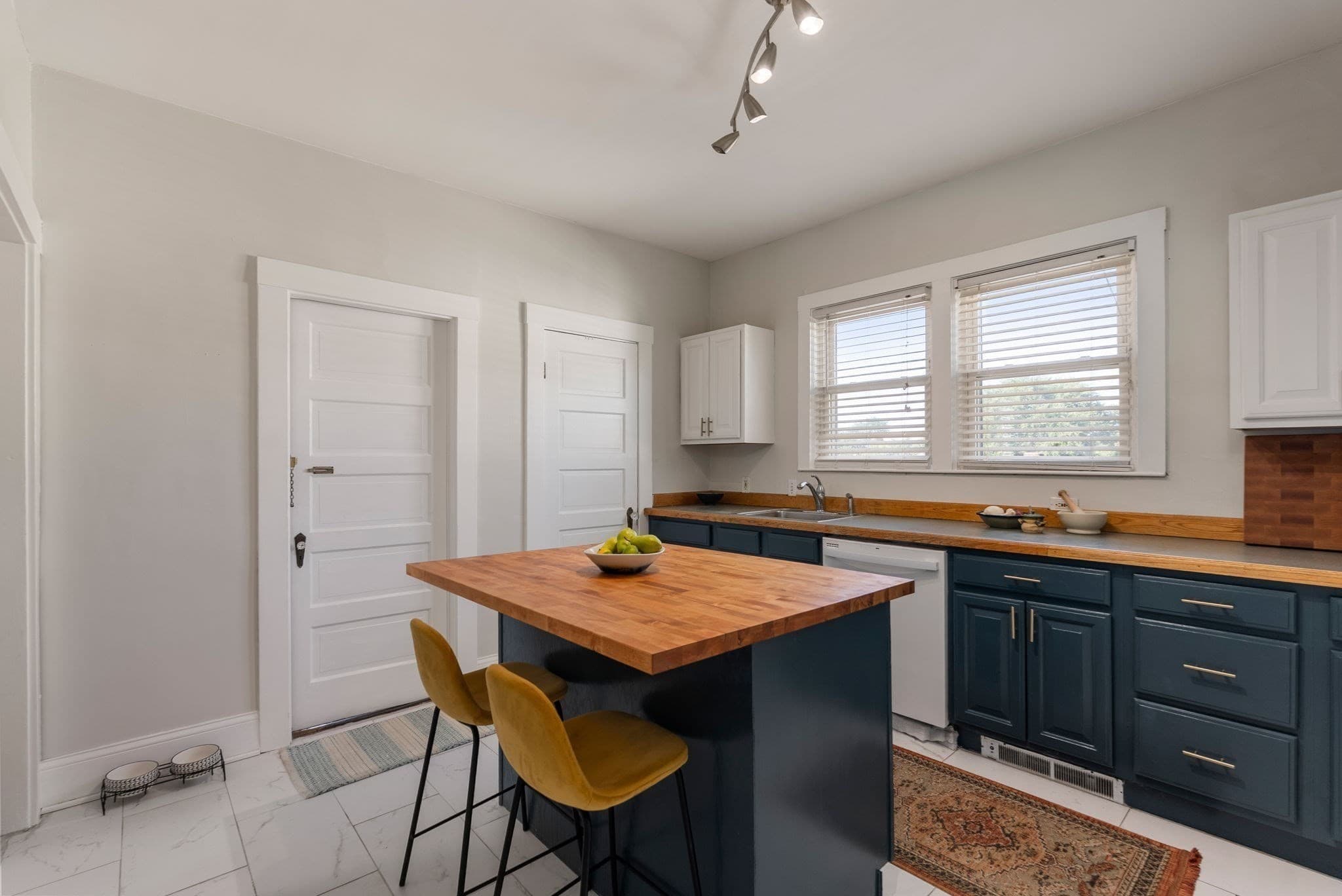 Condominium at 266 Fellsway West # 3, Medford MA 02155, Medford, photo 7 of 17