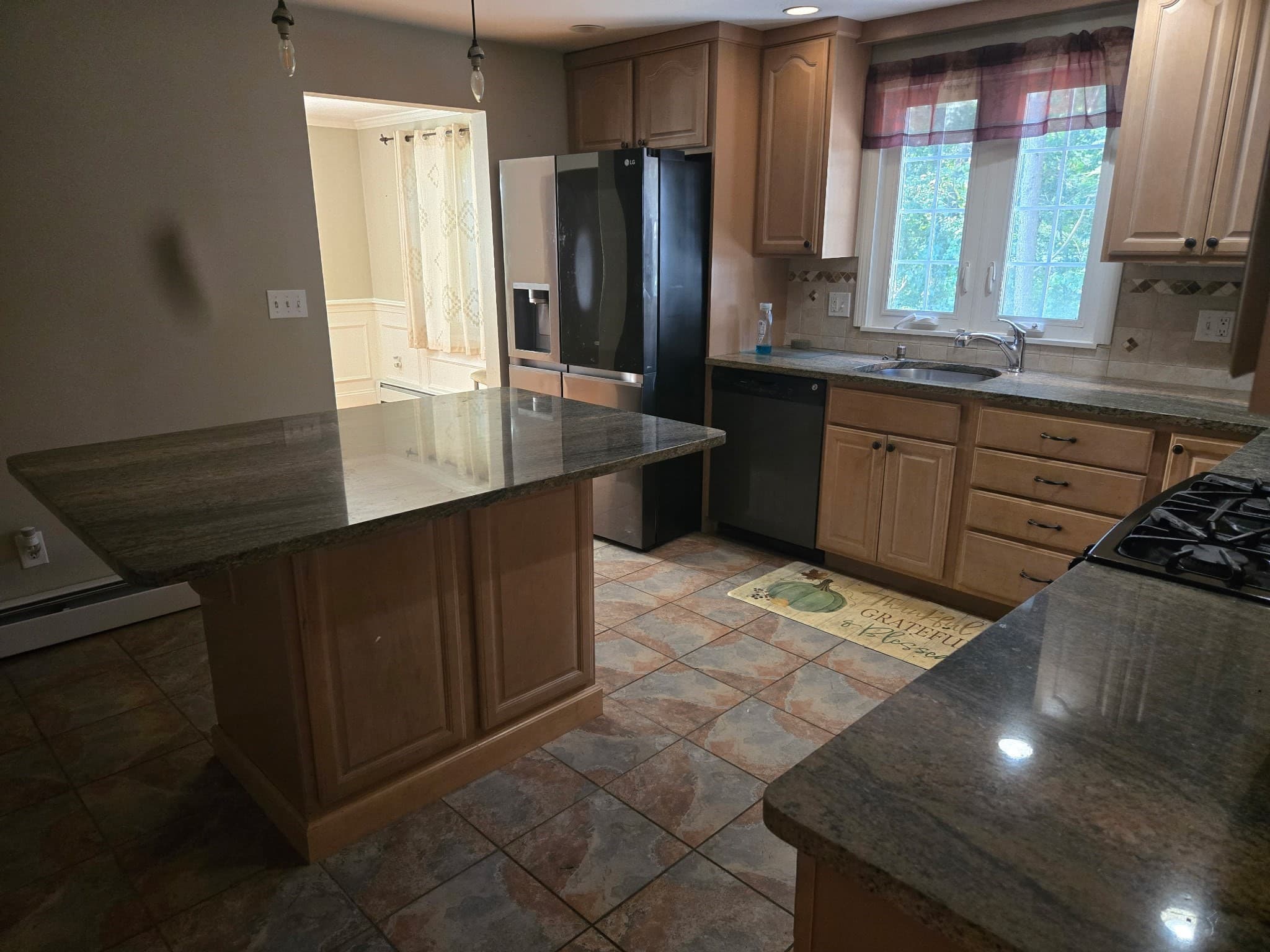 Single Family Residence at 23 Kings Row Ln, Framingham MA 01701, Framingham, photo 11 of 28