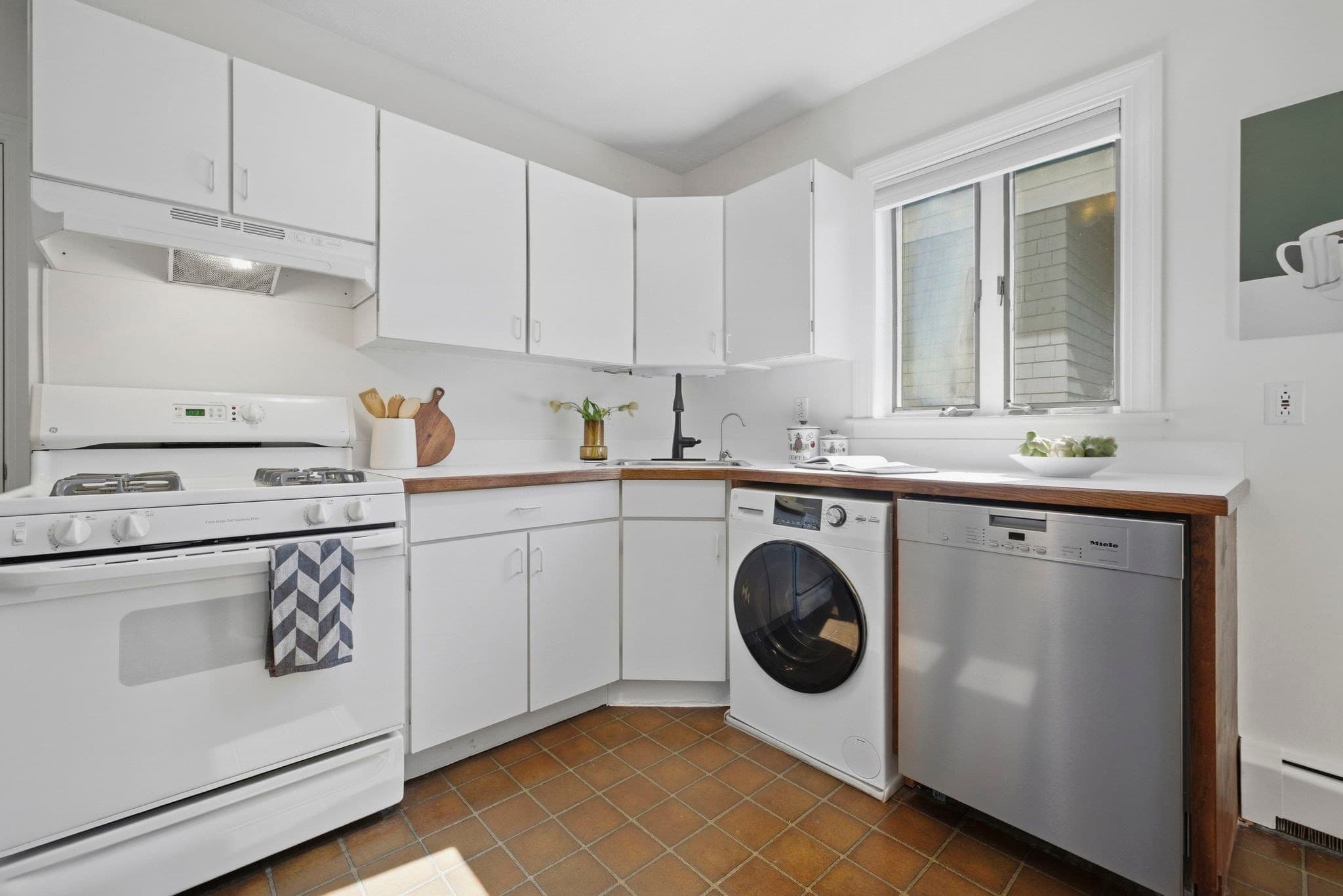 Condominium at 98 Allston Street # 3, Cambridge MA 02139, Cambridge, photo 14 of 31