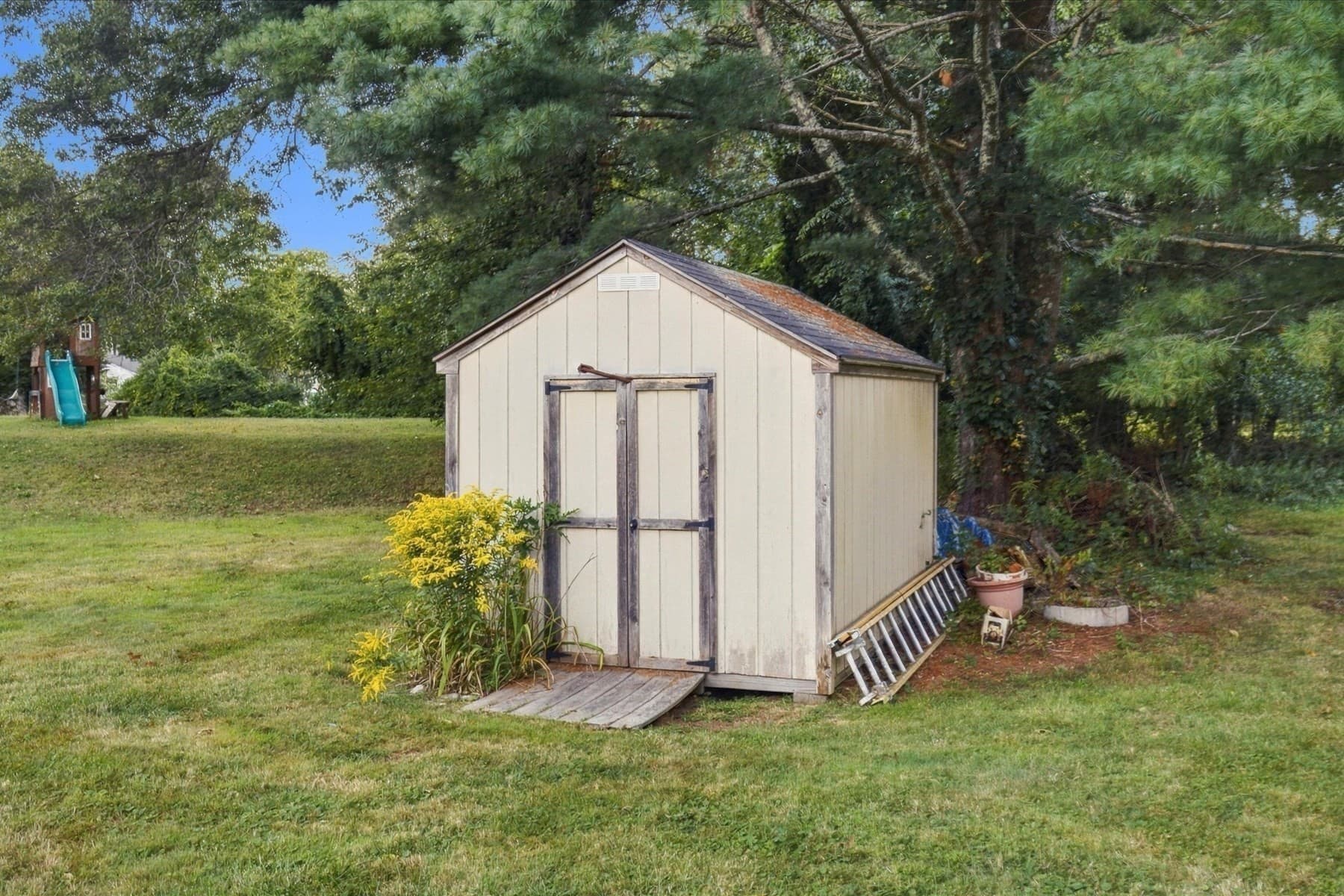 Single Family Residence at 580 Crescent St, East Bridgewater MA 02333, East Bridgewater, photo 34 of 41
