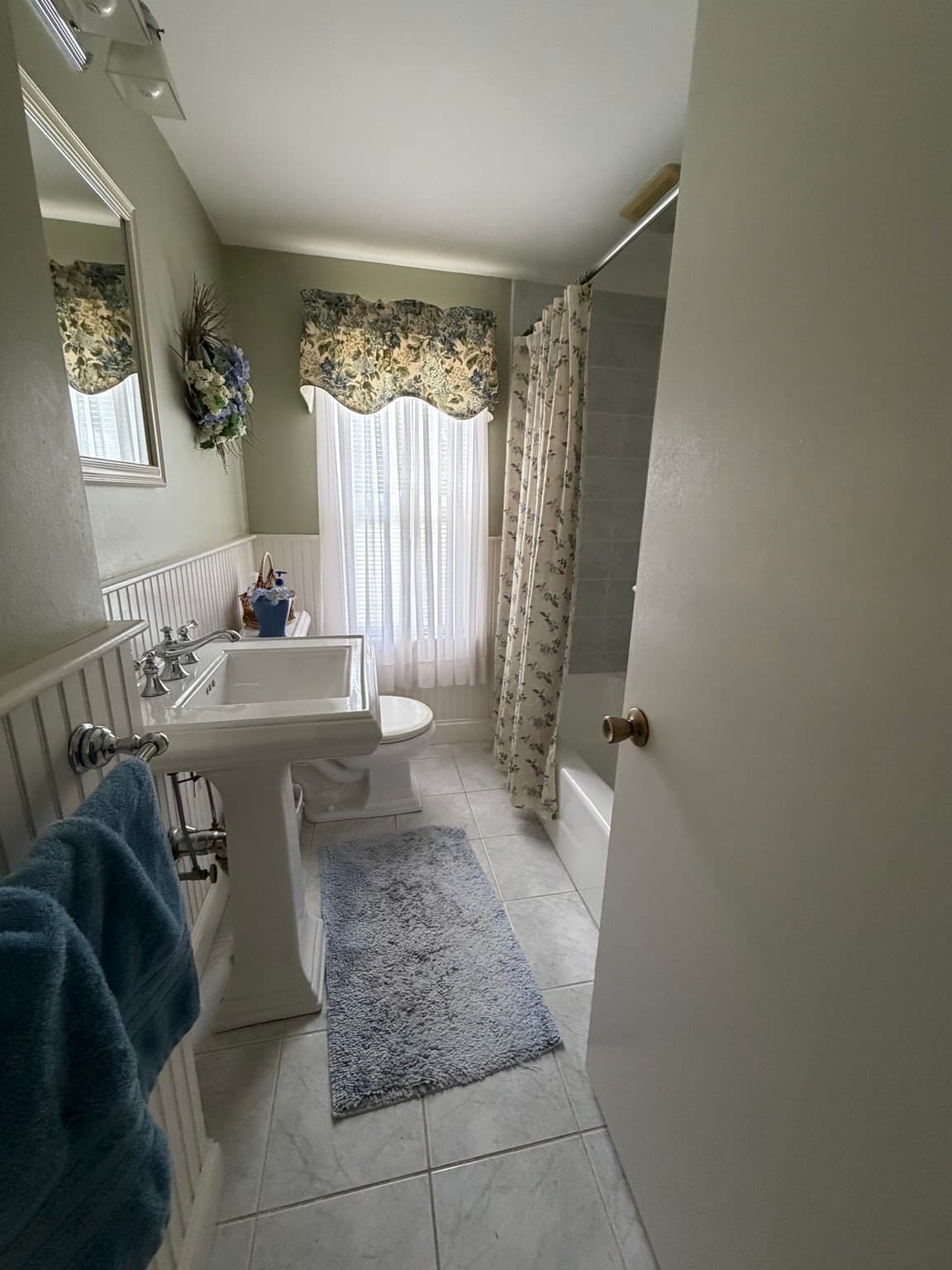 Single Family Residence at 211 Alger St, Brockton MA 02302, Brockton, photo 13 of 28