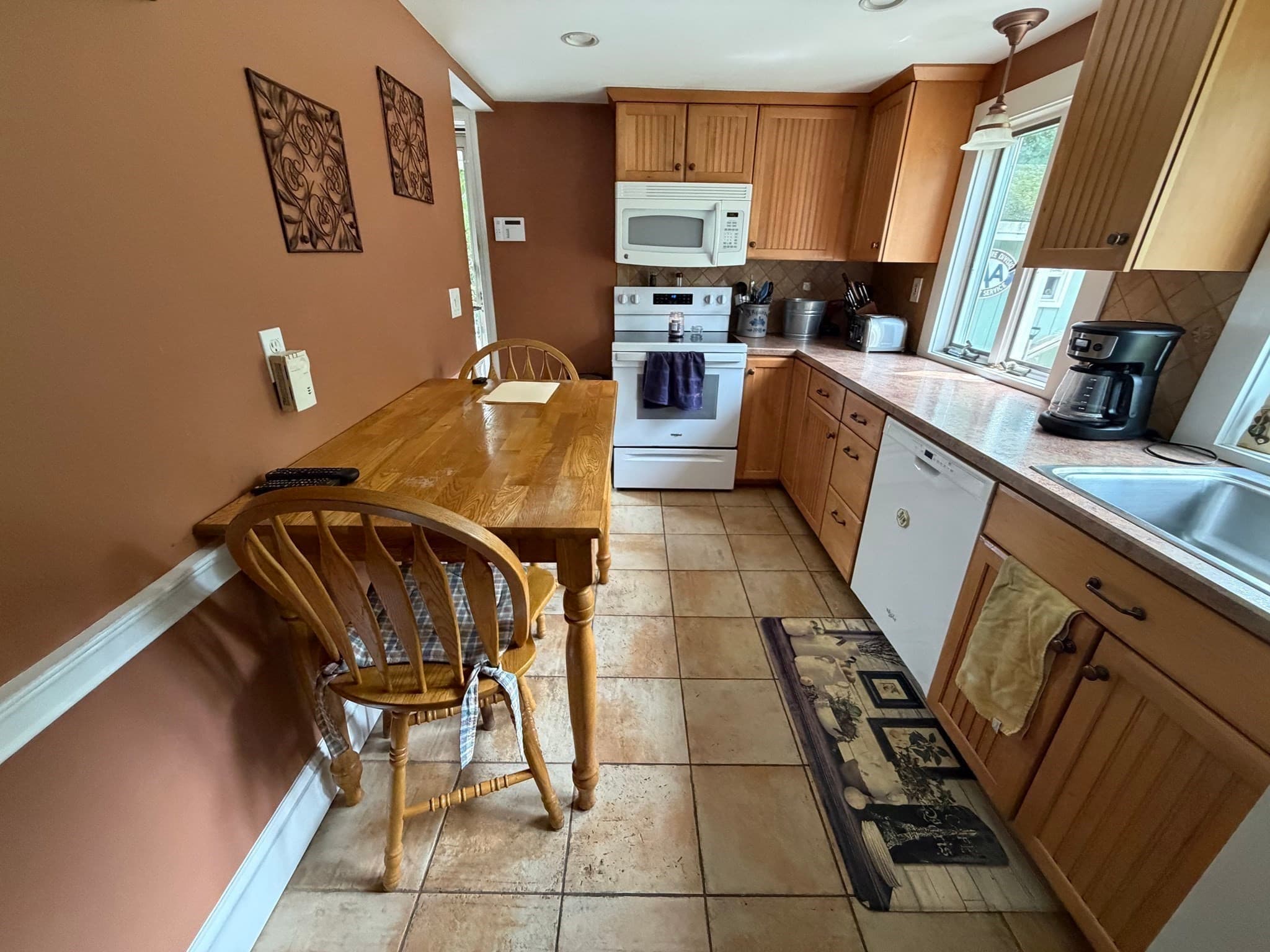 Single Family Residence at 211 Alger St, Brockton MA 02302, Brockton, photo 7 of 28