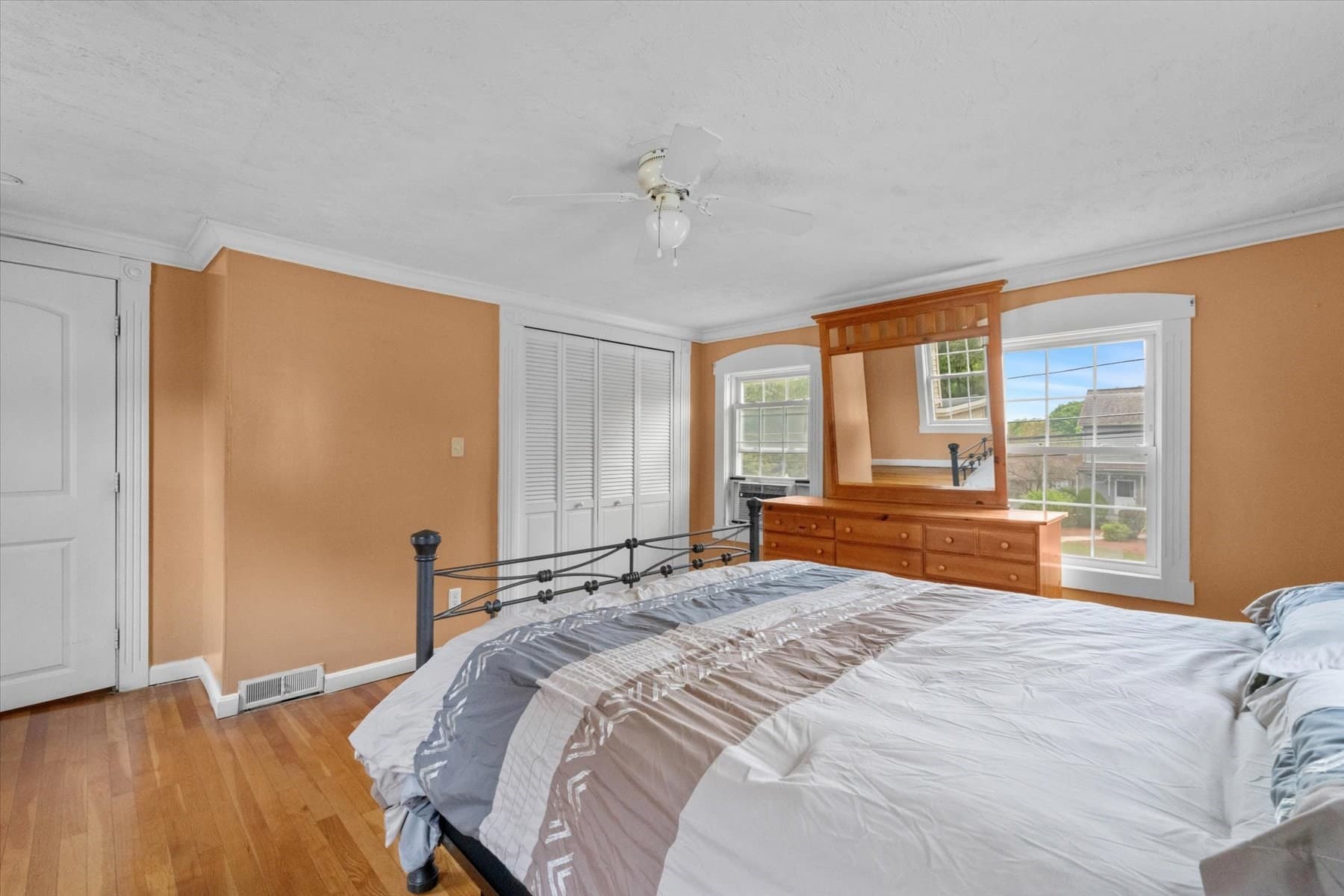 Single Family Residence at 191 Pleasant St, Leominster MA 01453, Leominster, photo 13 of 24