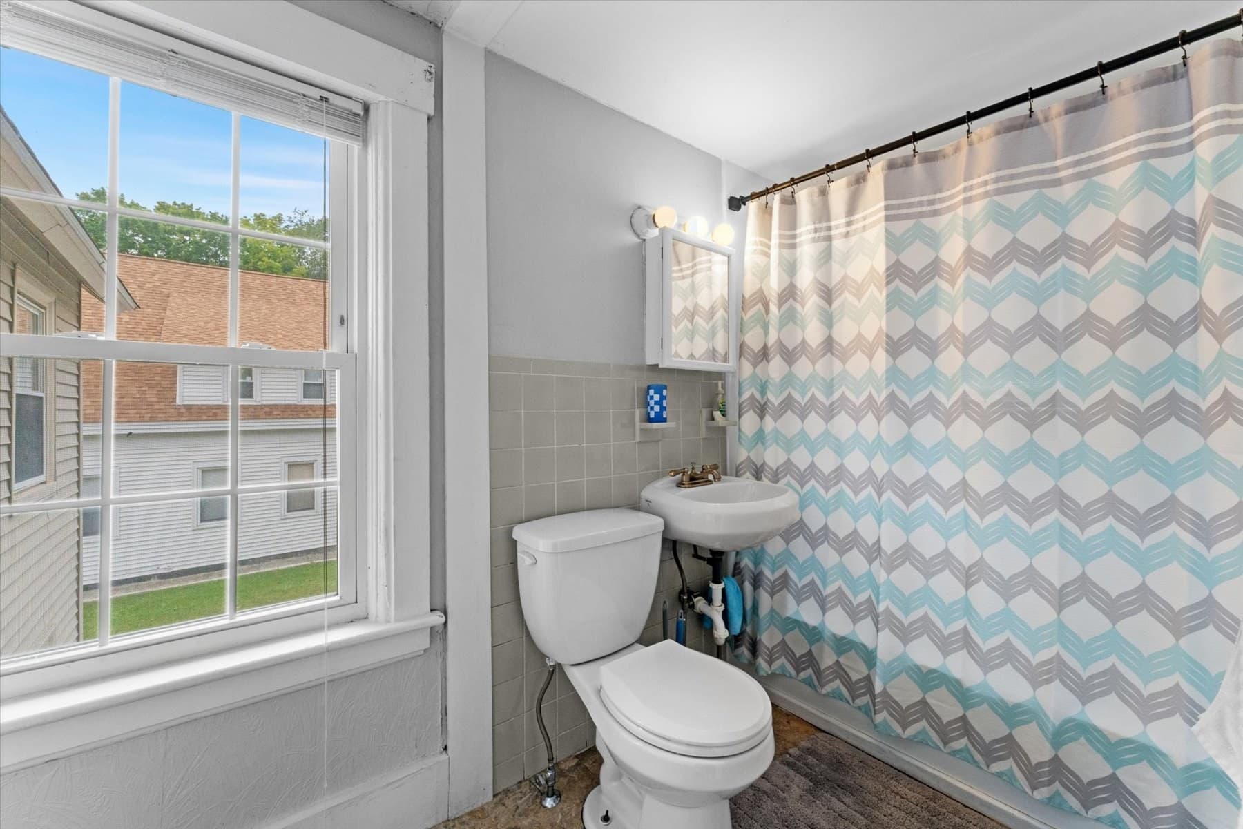 Single Family Residence at 191 Pleasant St, Leominster MA 01453, Leominster, photo 16 of 24