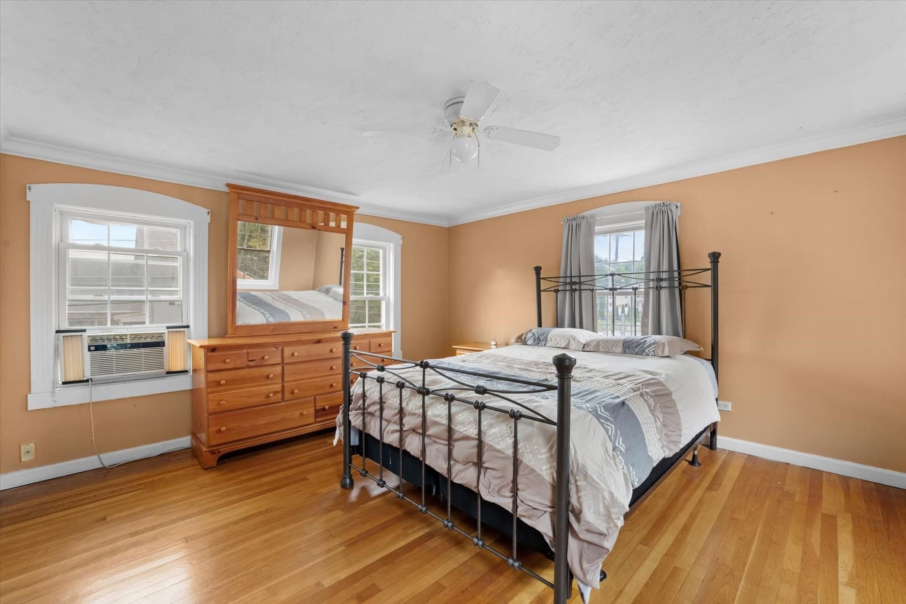 Single Family Residence at 191 Pleasant St, Leominster MA 01453, Leominster, photo 12 of 24