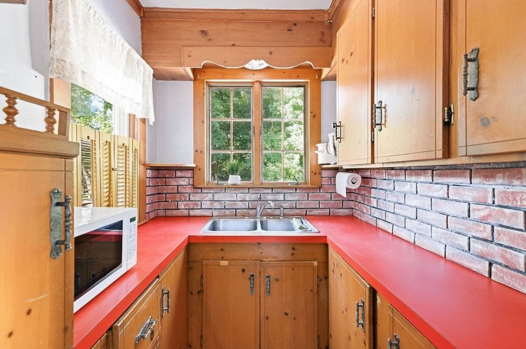 Single Family Residence at 12 Claflin St, Attleboro MA 02703, Attleboro, photo 18 of 42