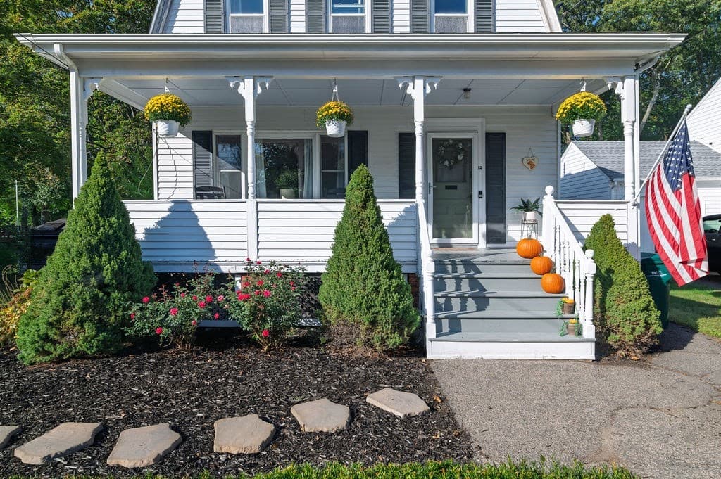 Single Family Residence at 12 Claflin St, Attleboro MA 02703, Attleboro, photo 4 of 42