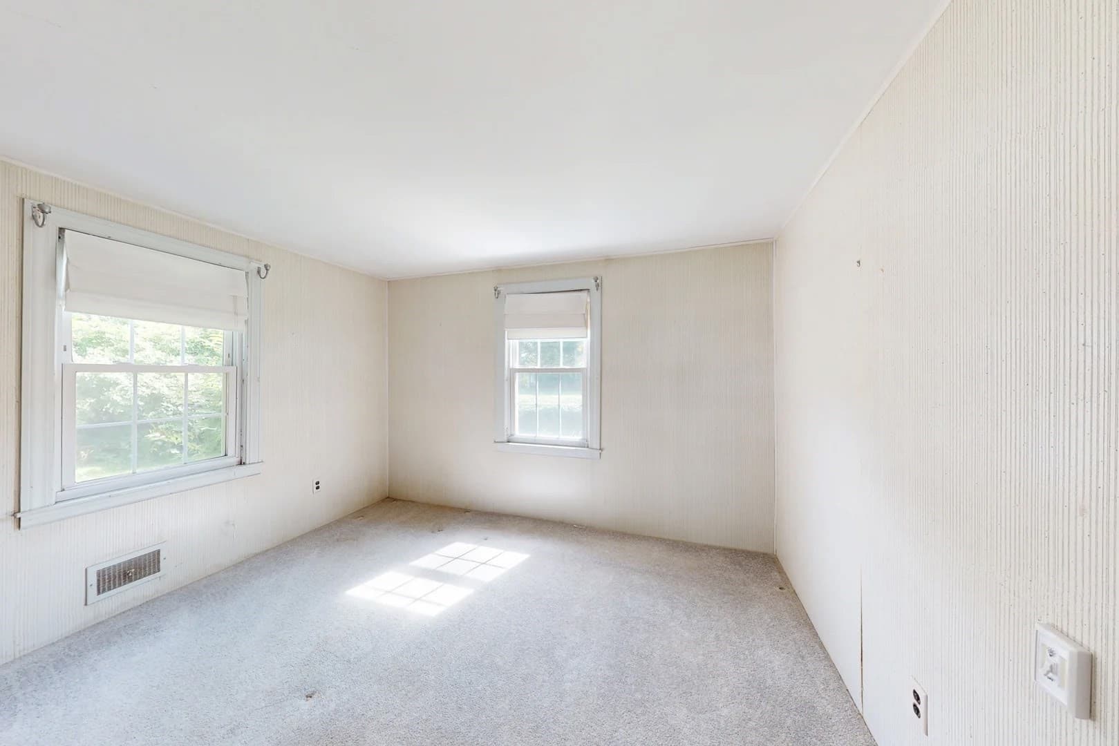 Single Family Residence at 255 Pleasant Street, Lunenburg MA 01462, Lunenburg, photo 31 of 34