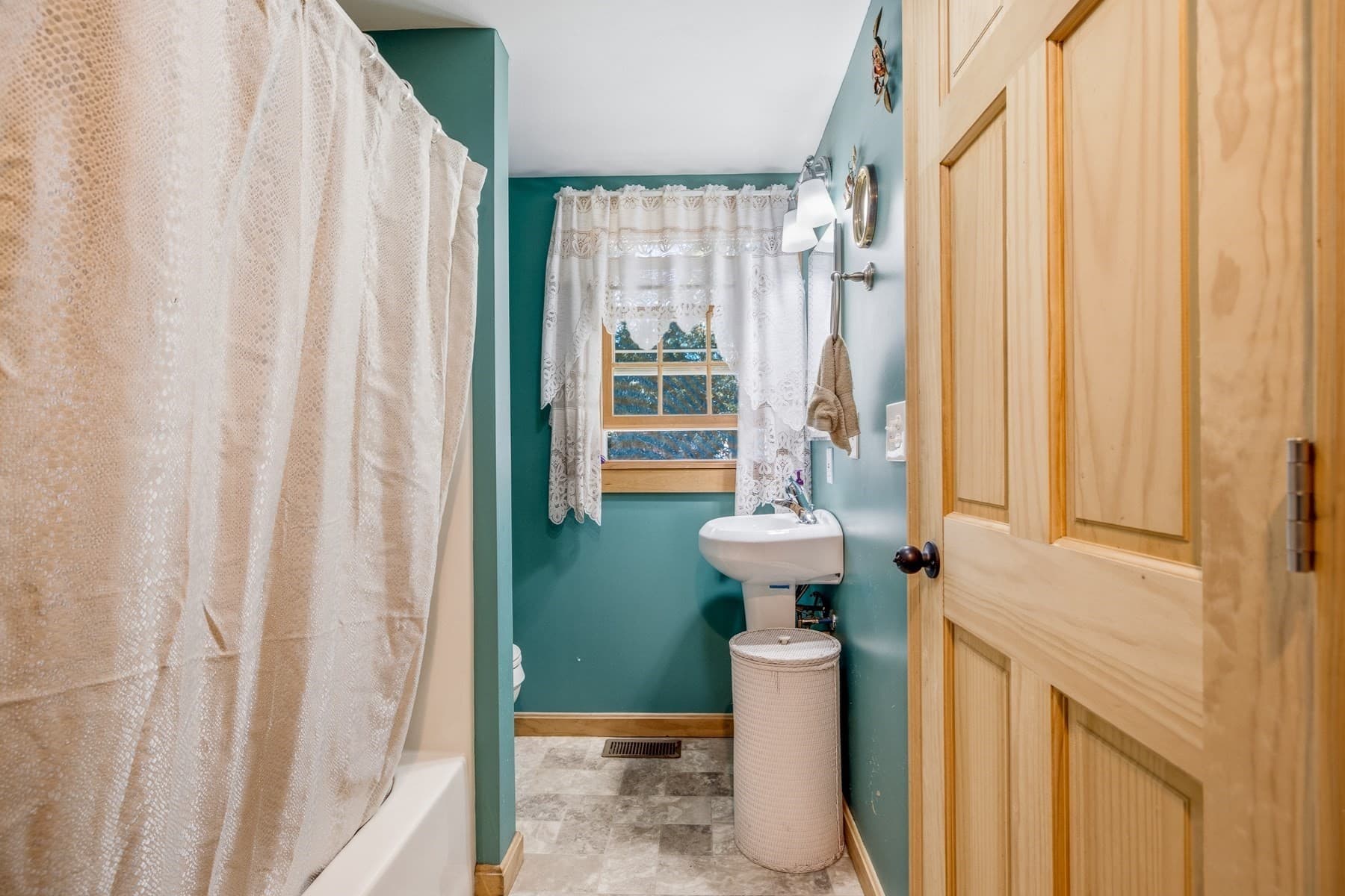 Single Family Residence at 31 Pages Lane, Hampton Falls NH 03844, Hampton Falls, photo 22 of 28