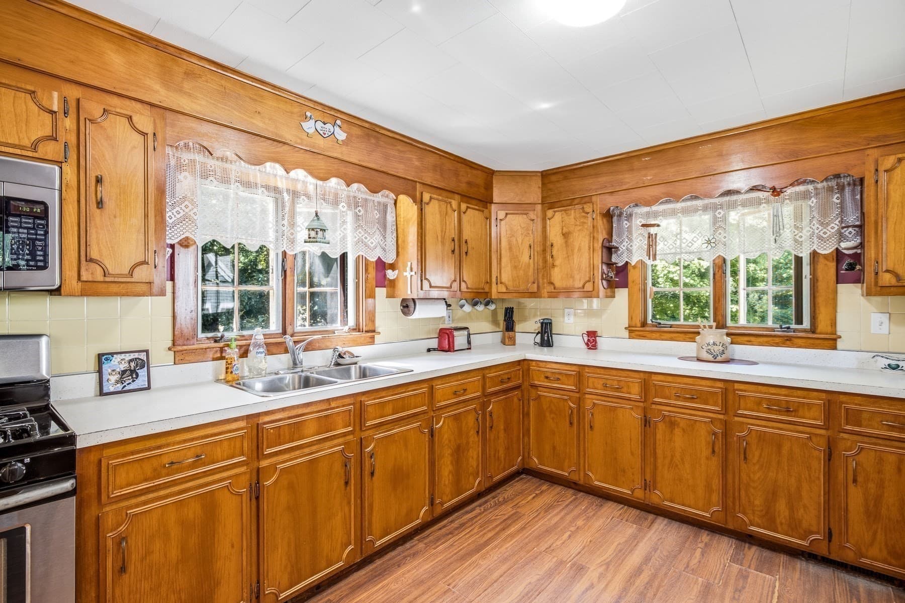 Single Family Residence at 31 Pages Lane, Hampton Falls NH 03844, Hampton Falls, photo 4 of 28