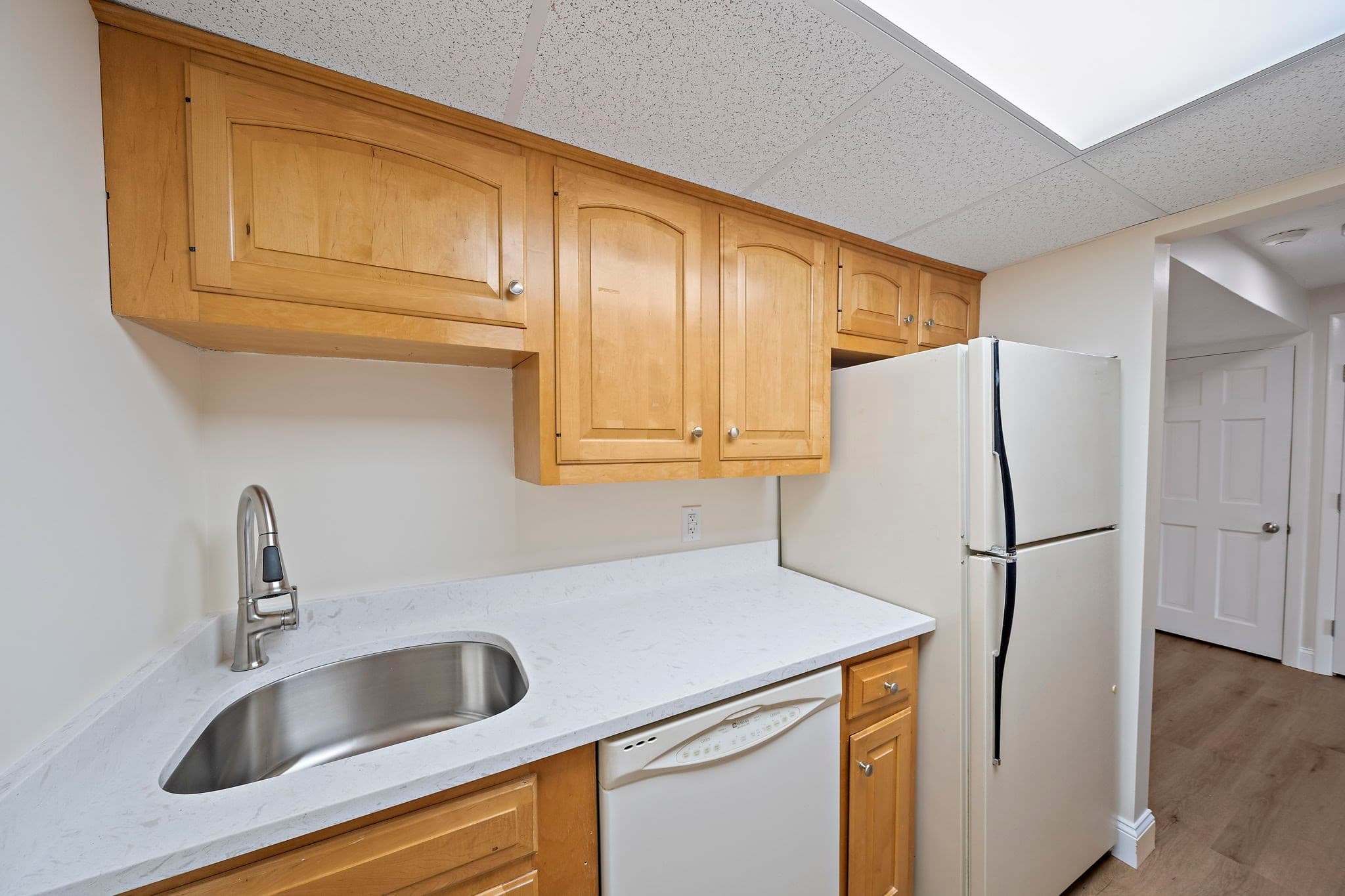 Condominium at 18 Kingswood Dr # 5, Abington MA 02351, Abington, photo 5 of 21